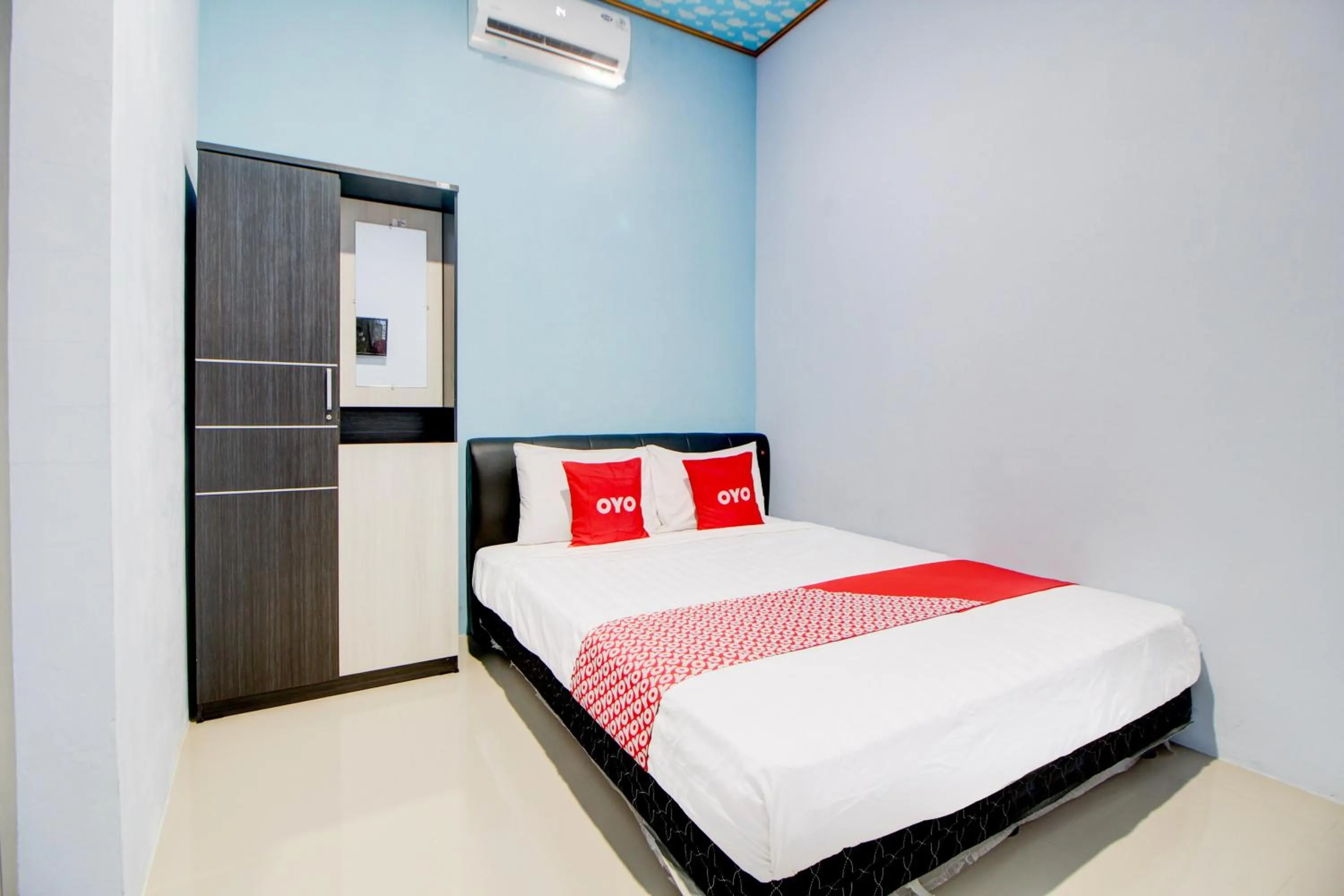 Bedroom, Bed in Hotel O Alun-Alun Purwokerto Near Gor Satria Purwokerto Formerly Guest House Blessing