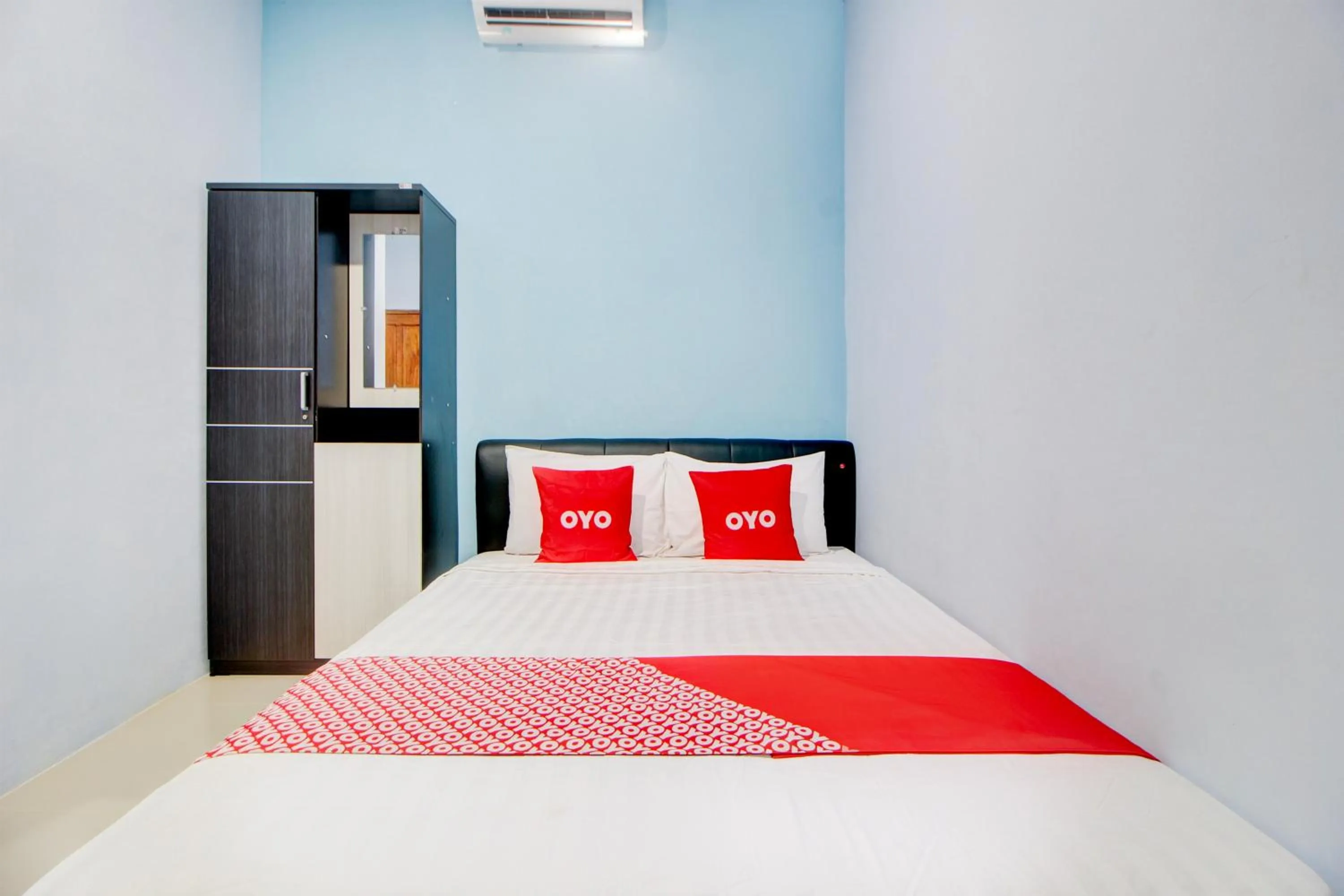 Bedroom, Bed in Hotel O Alun-Alun Purwokerto Near Gor Satria Purwokerto Formerly Guest House Blessing