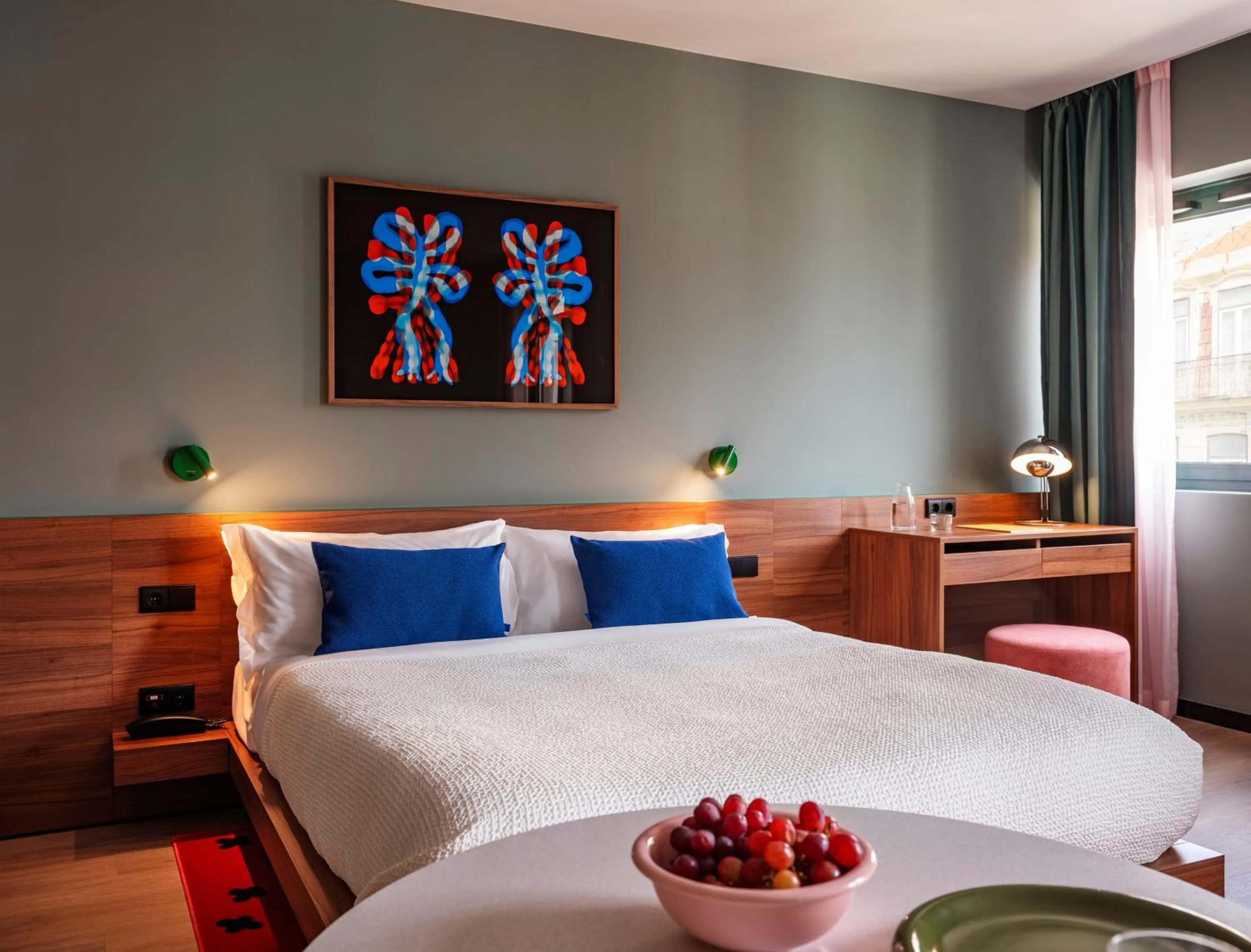 Extra Large Studio with Kitchenette in Numa Lisbon Anjos
