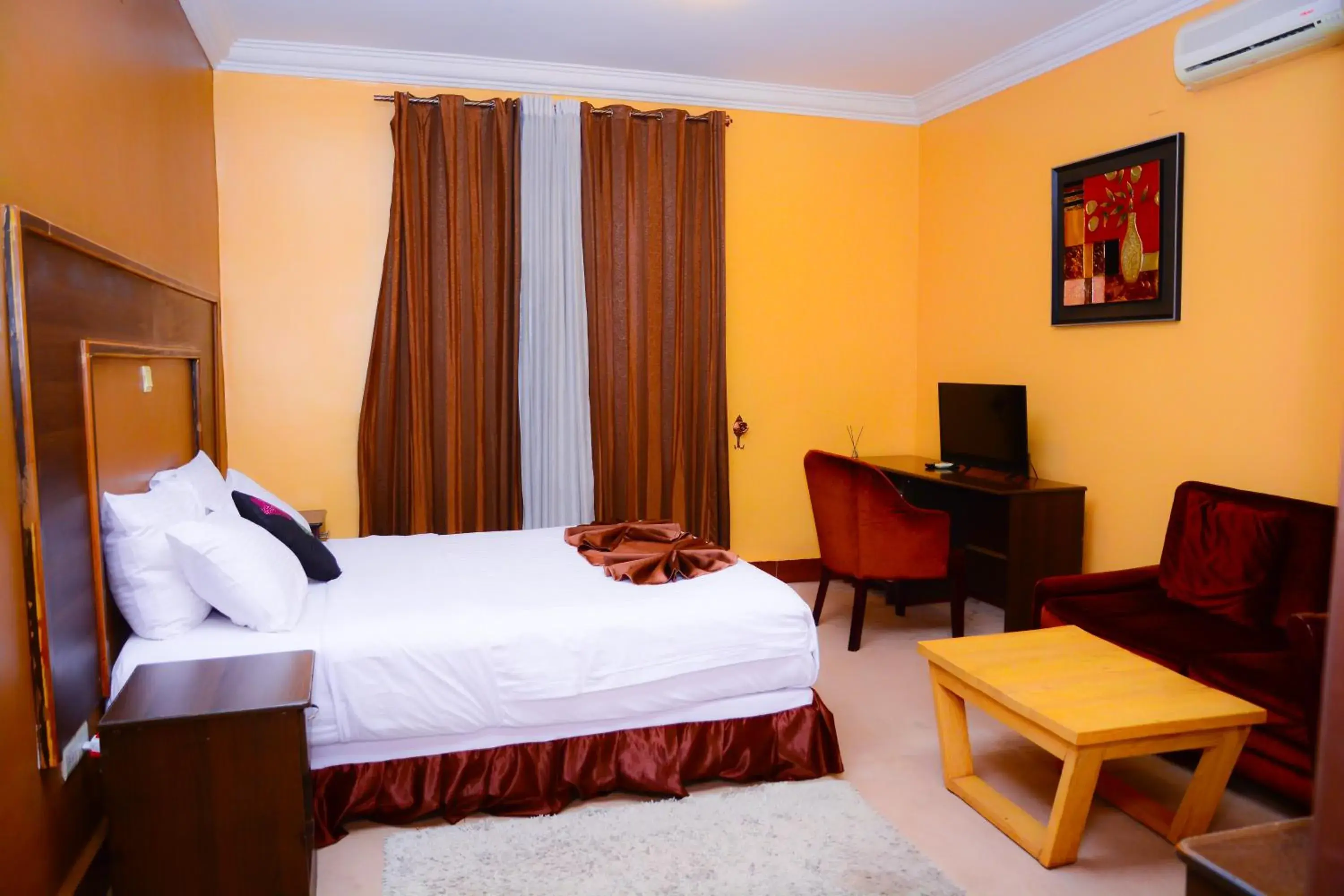 Deluxe Single Room - single occupancy in The Country Inn Hotel Deluxe Single Room - single occupancy in The Country Inn Hotel