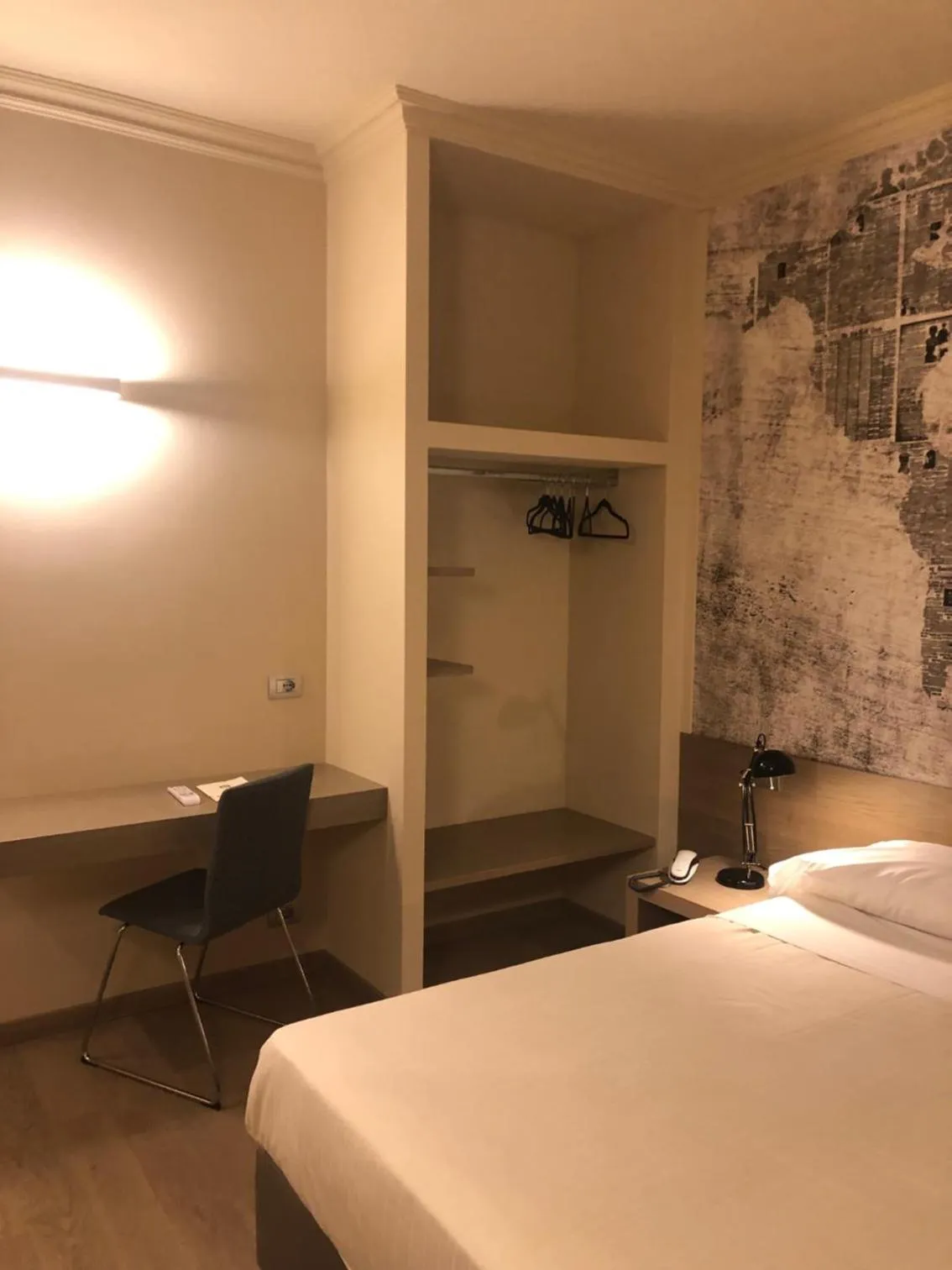 Bed in Albergo Tre Pozzi