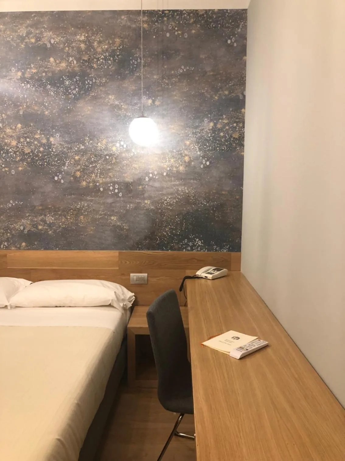 Bed in Albergo Tre Pozzi