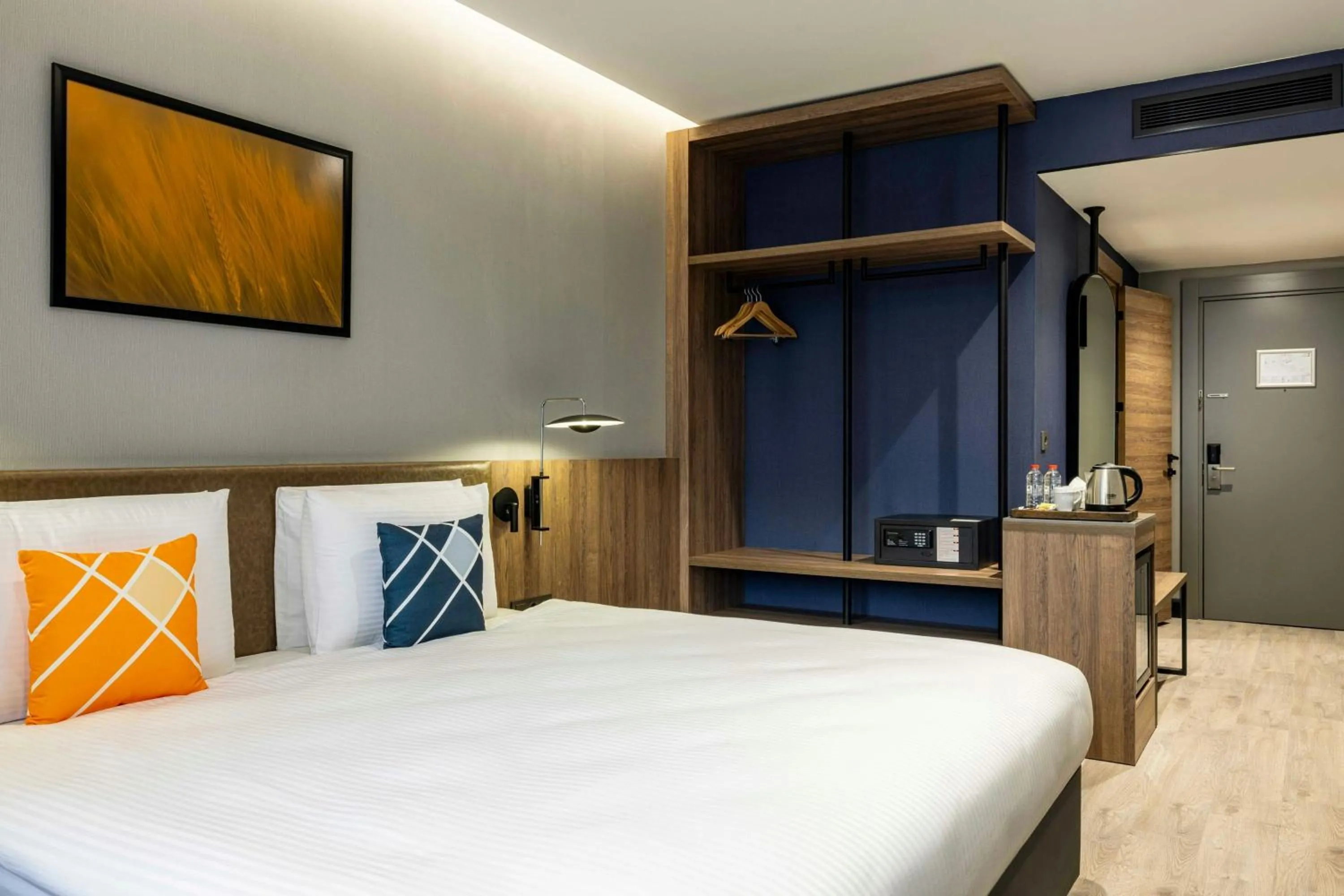 Photo of the whole room, Bed in Four Points Flex by Sheraton Ankara Cukurambar