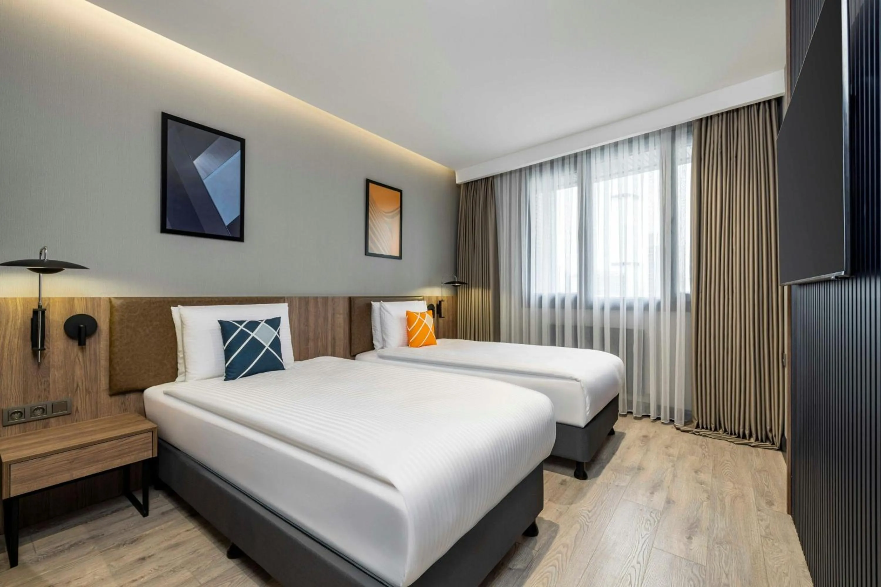 Photo of the whole room, Bed in Four Points Flex by Sheraton Ankara Cukurambar