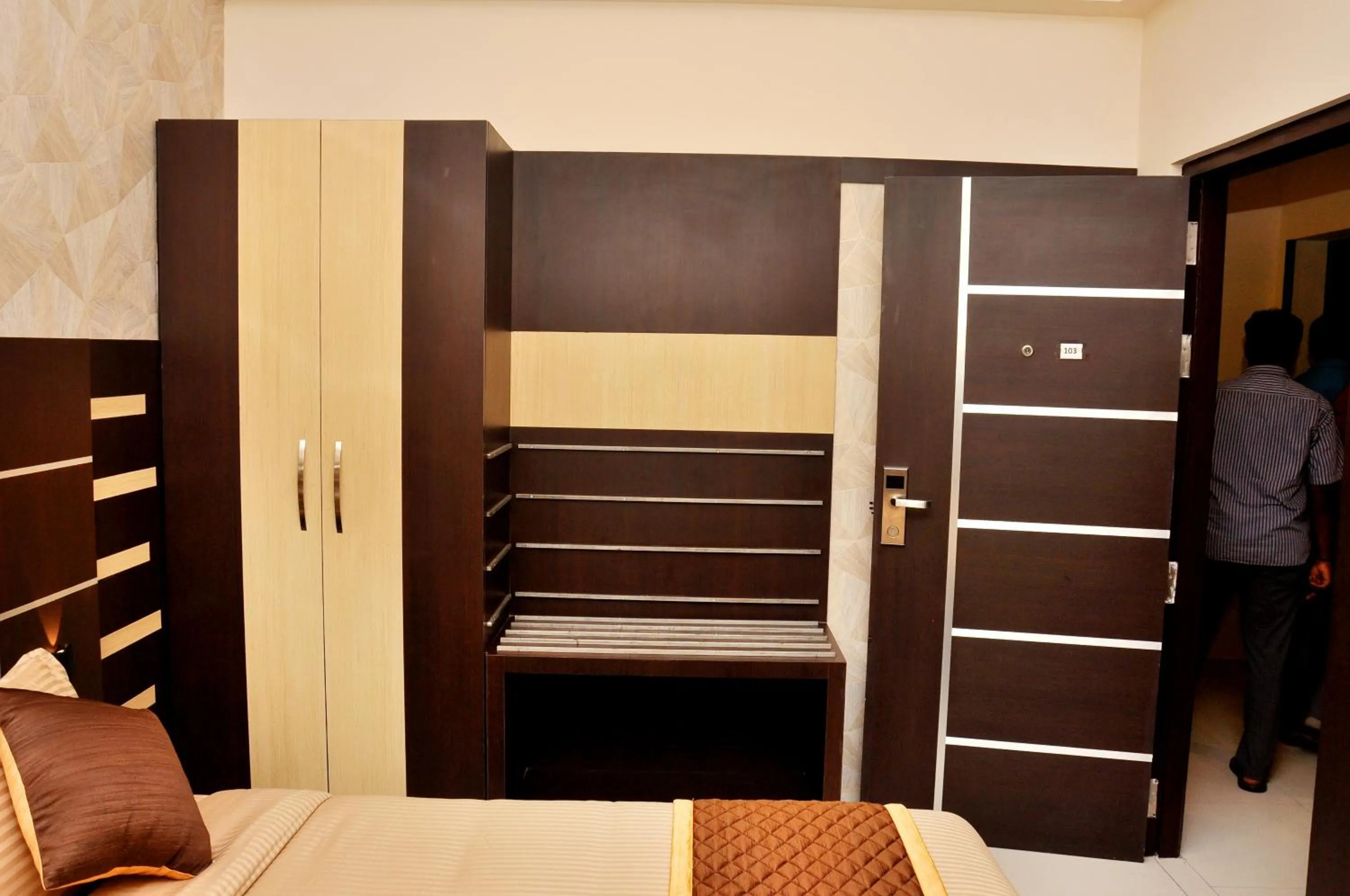 wardrobe, Bed in Harikrishna Park