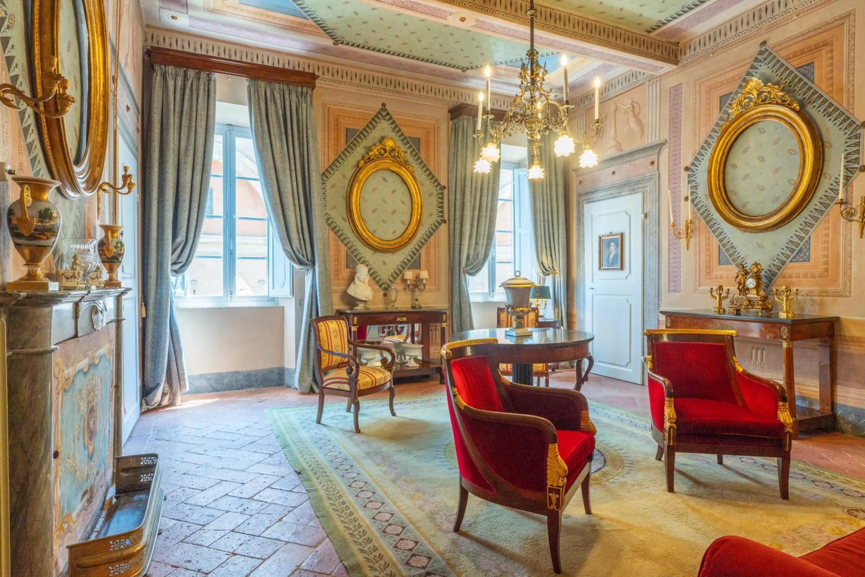 Living room in Palazzo Nobile di San Donato - Historic Experience