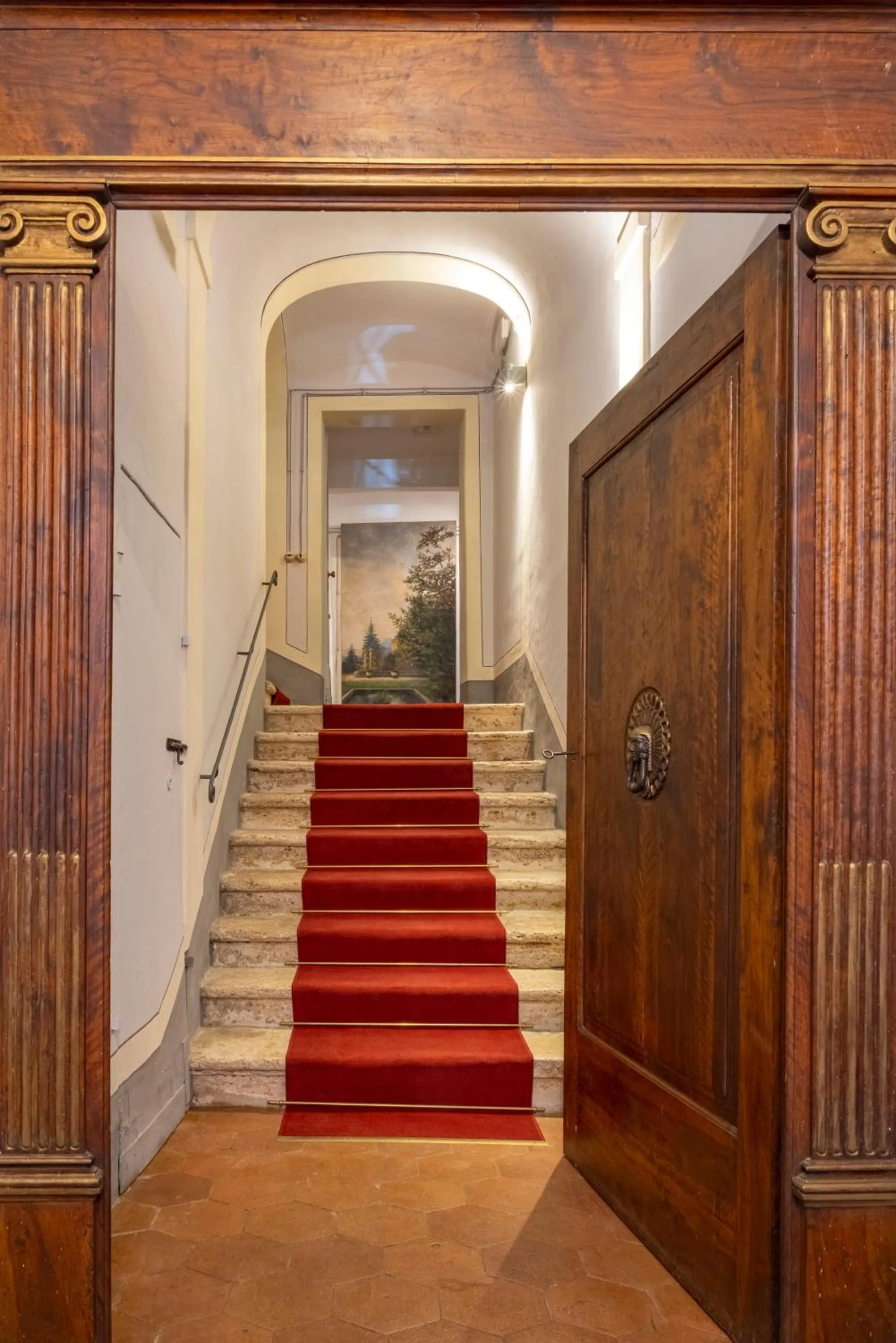 hair dresser in Palazzo Nobile di San Donato - Historic Experience