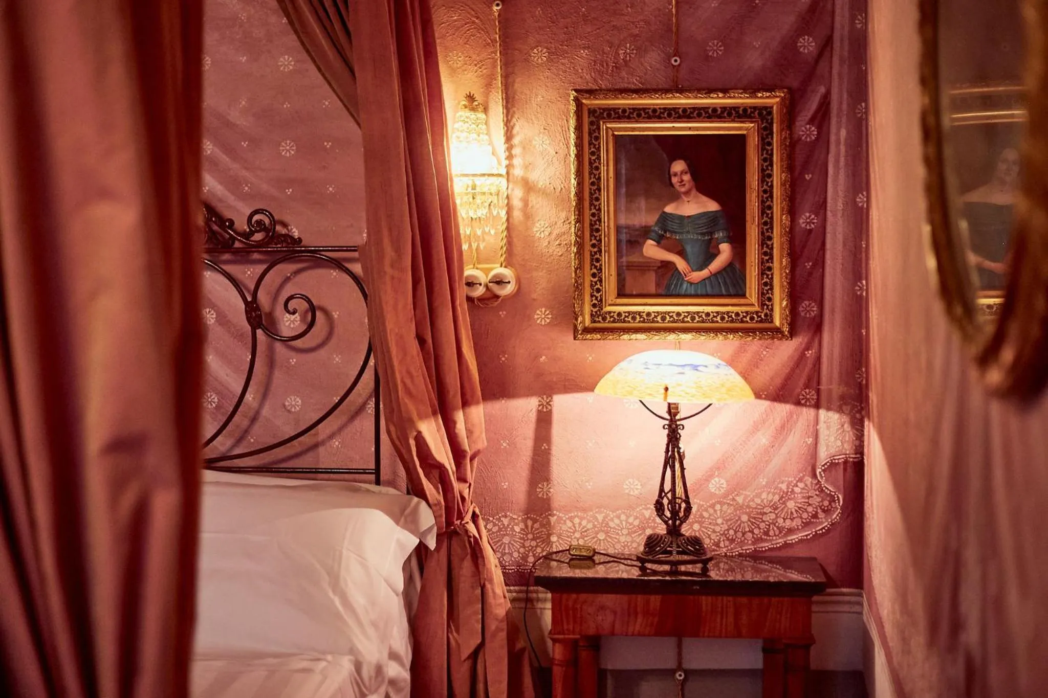 Bed in Palazzo Nobile di San Donato - Historic Experience