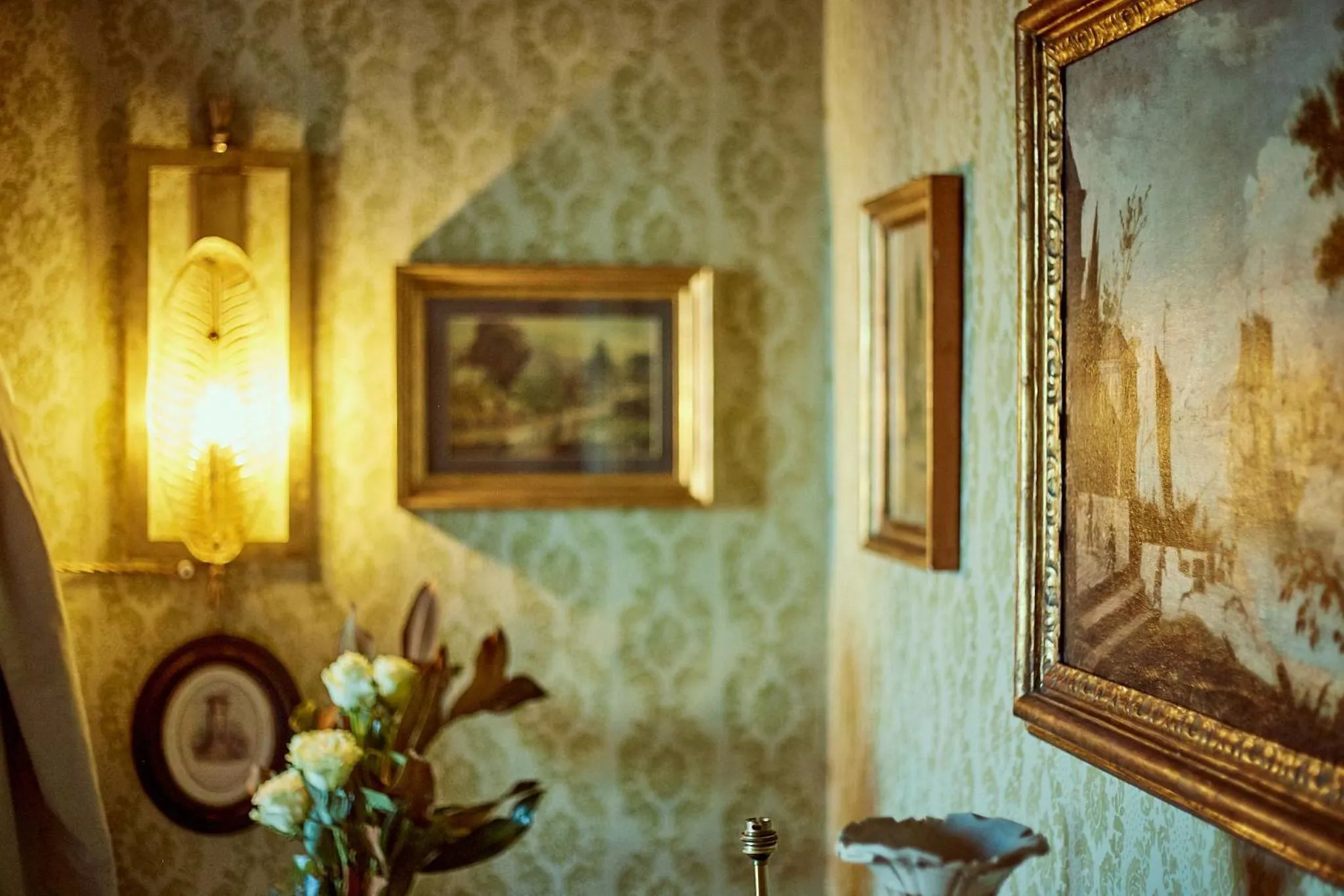 Decorative detail in Palazzo Nobile di San Donato - Historic Experience