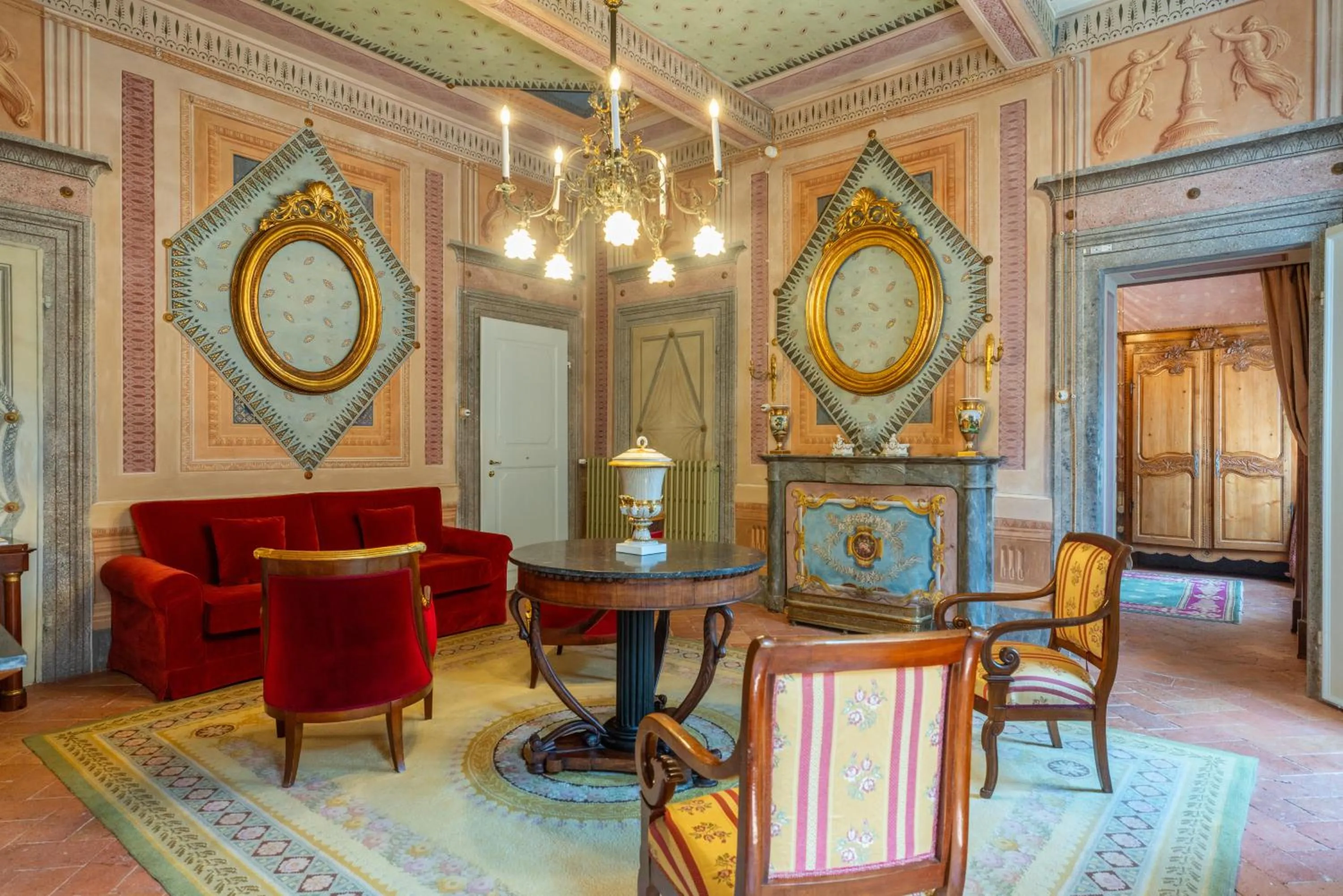 Living room in Palazzo Nobile di San Donato - Historic Experience