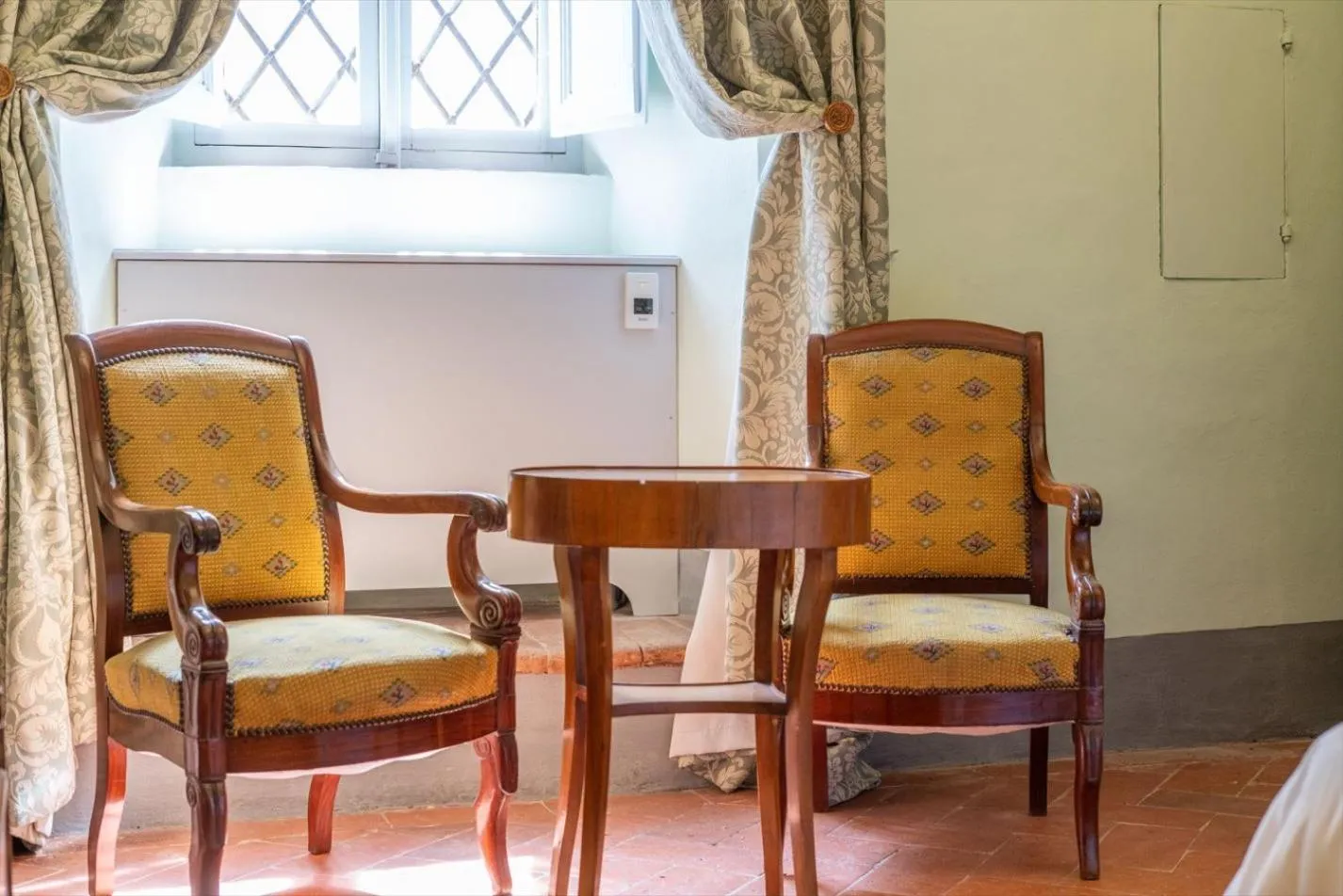 Seating area in Palazzo Nobile di San Donato - Historic Experience