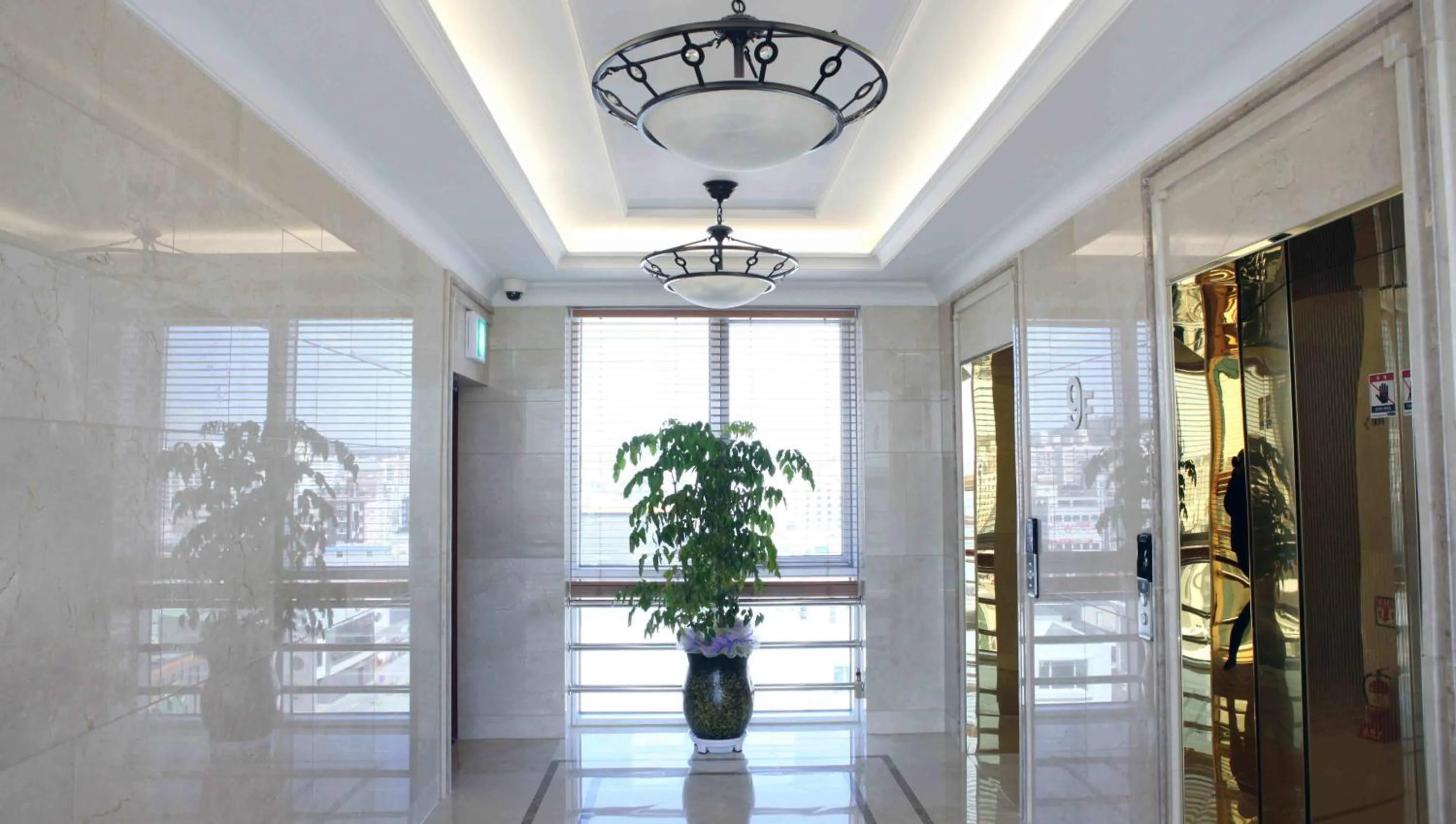 Lobby or reception in Fontana Beach Hotel