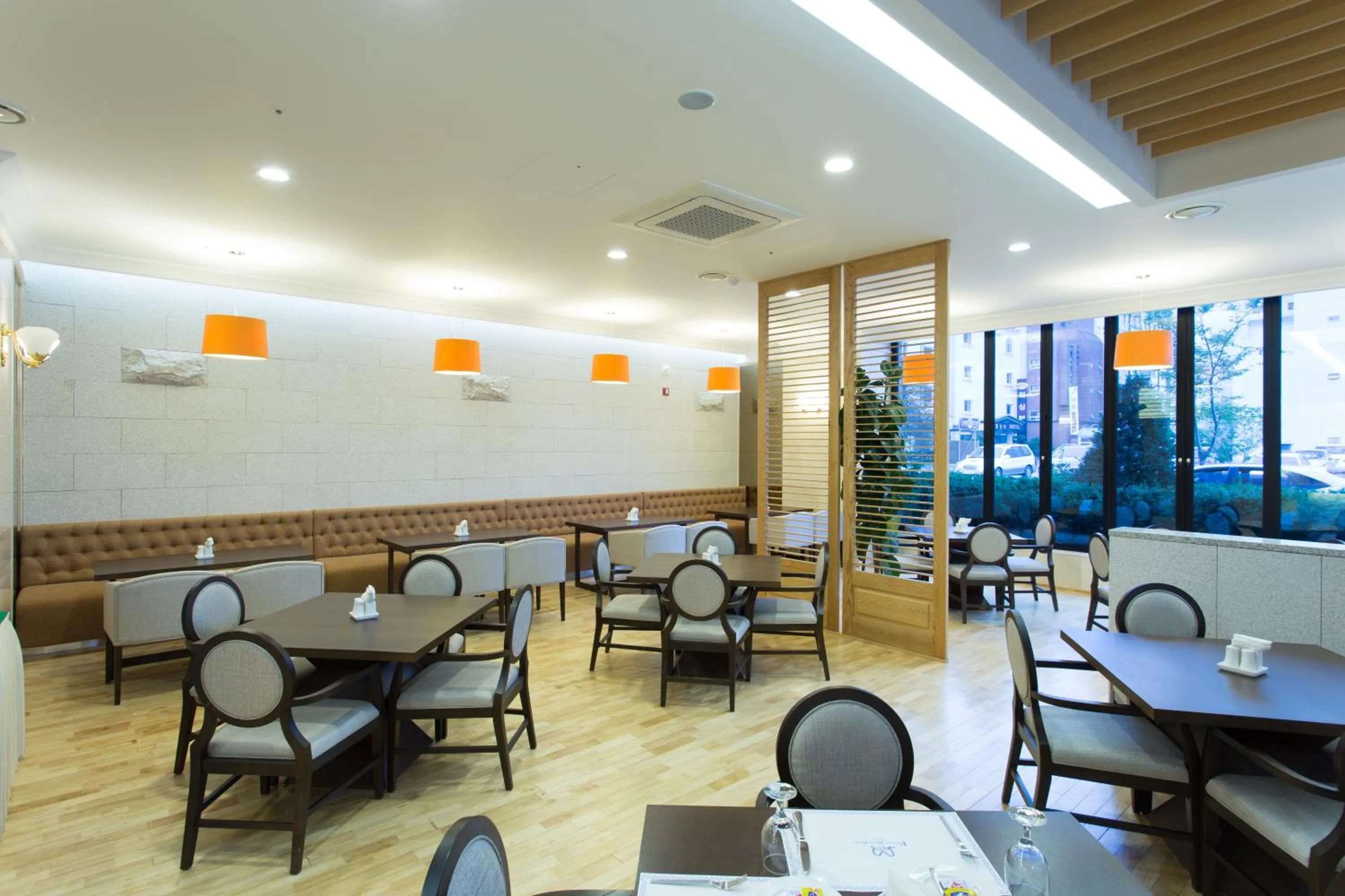 Restaurant/places to eat in Fontana Beach Hotel