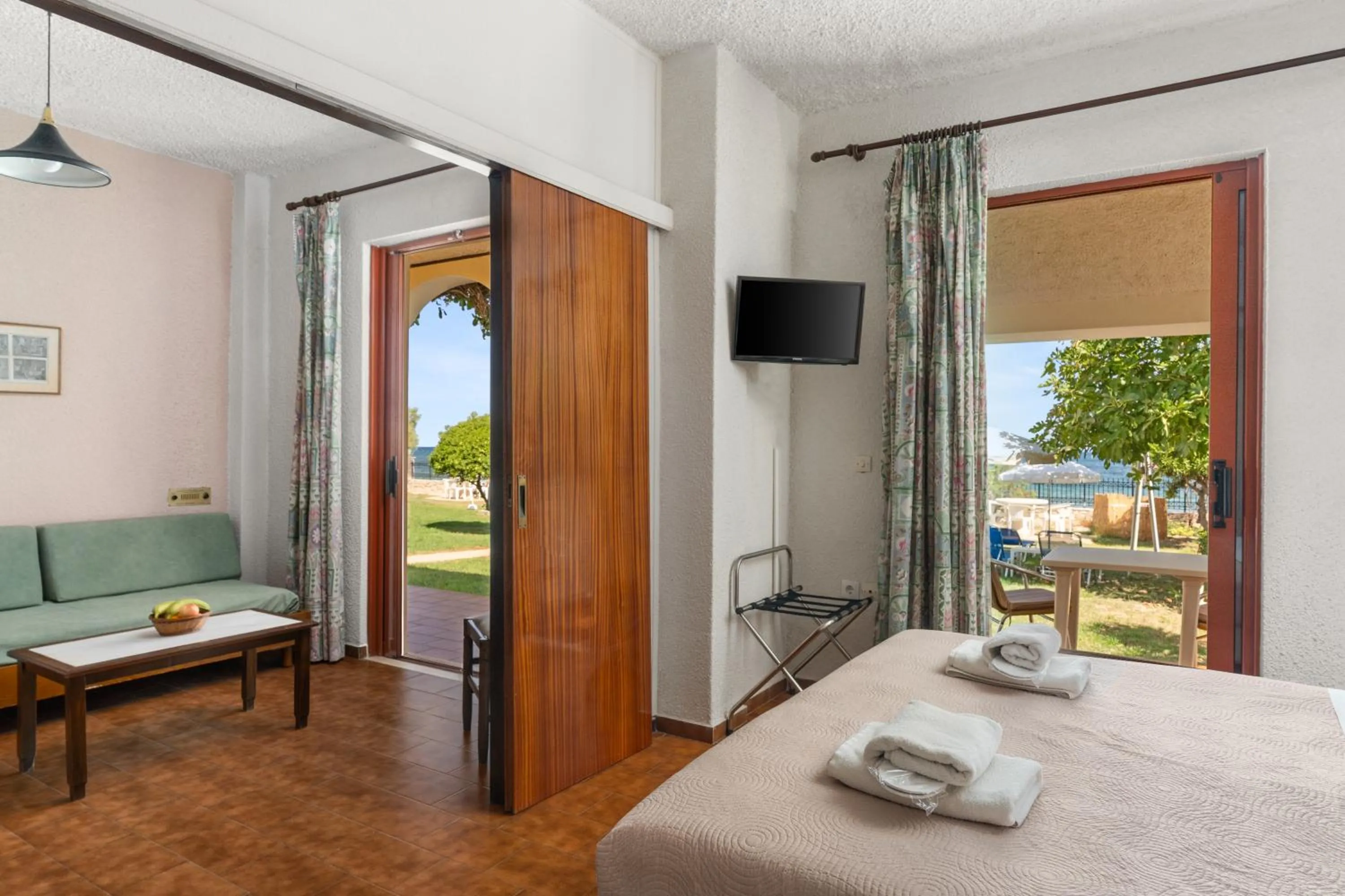 Bedroom, Bed in Iliessa Beach Hotel