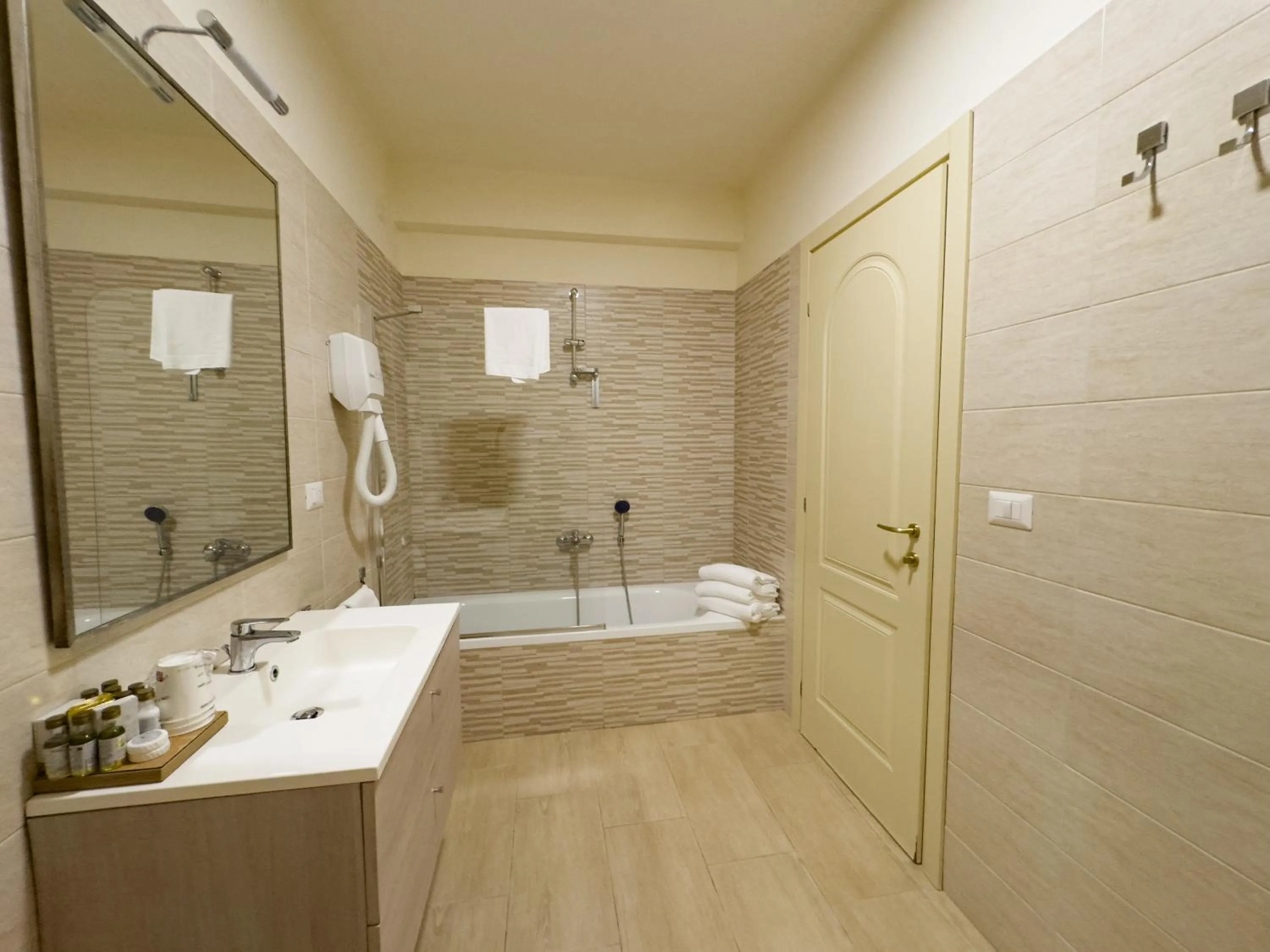 Apulia Hotel Baia dei Faraglioni Resort