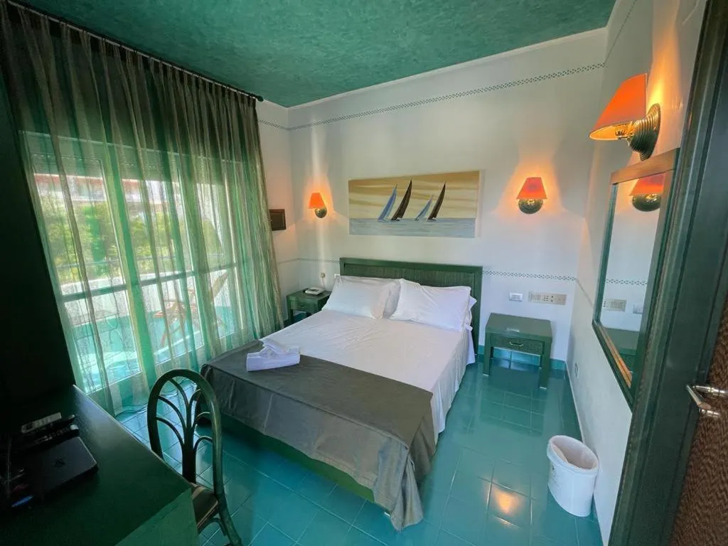Photo of the whole room, Bed in AH Premium Baia dei Faraglioni