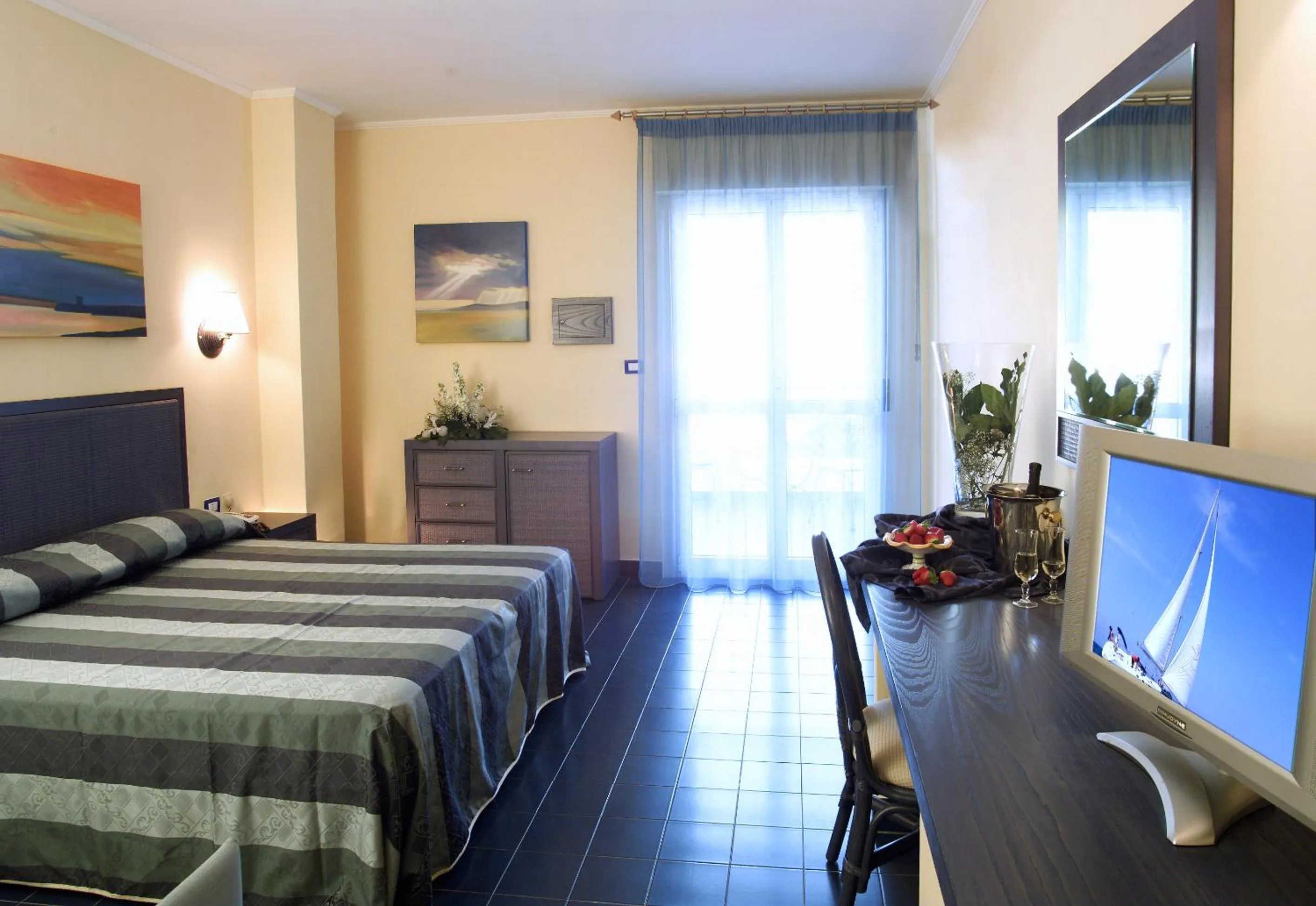 Photo of the whole room, Bed in AH Premium Baia dei Faraglioni