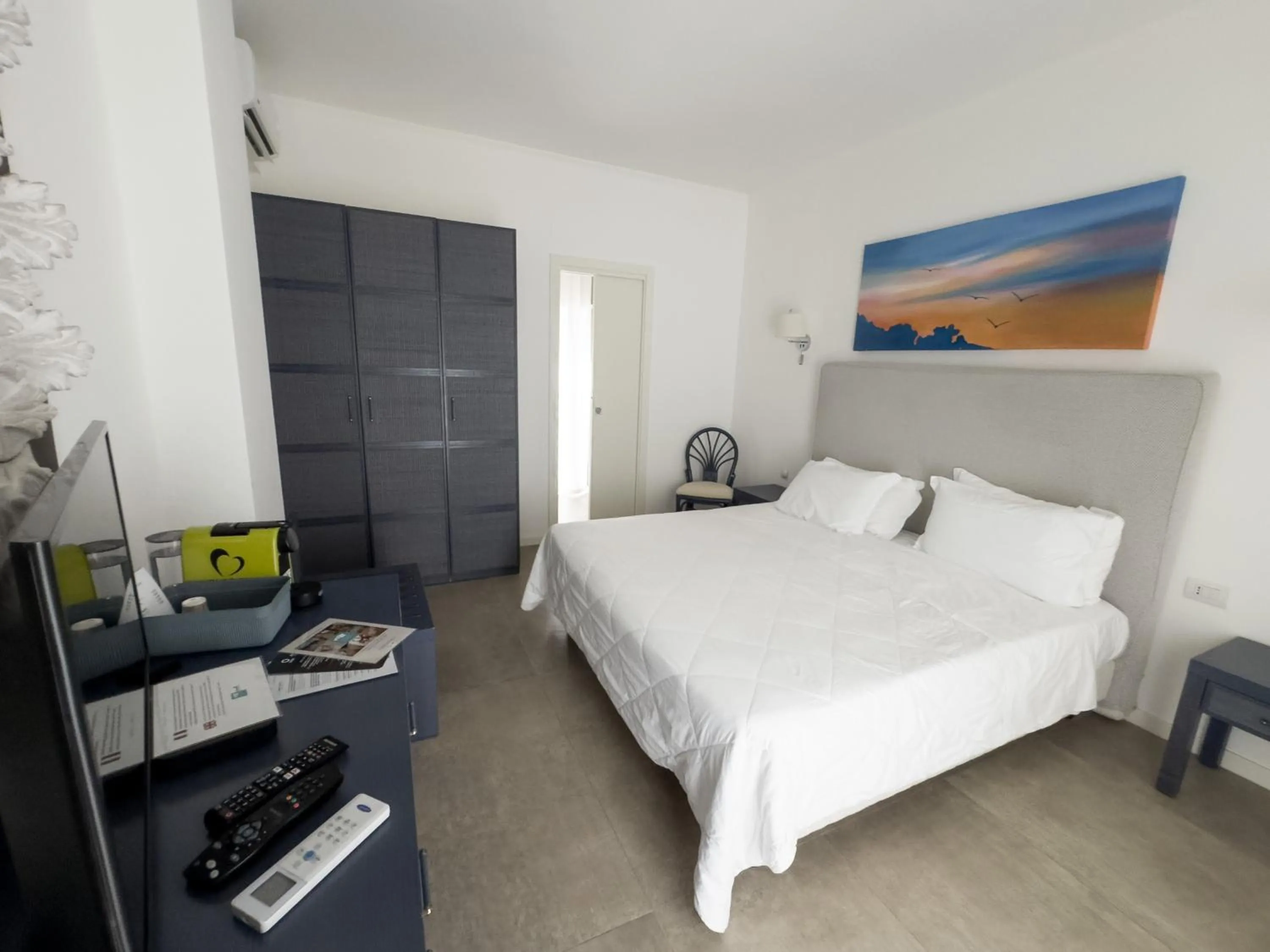 Bed in Apulia Hotel Baia dei Faraglioni Resort