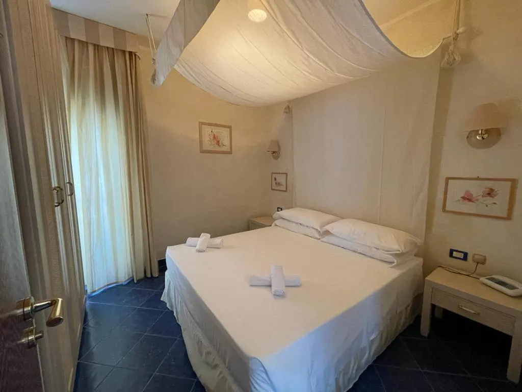 Bedroom, Bed in AH Premium Baia dei Faraglioni