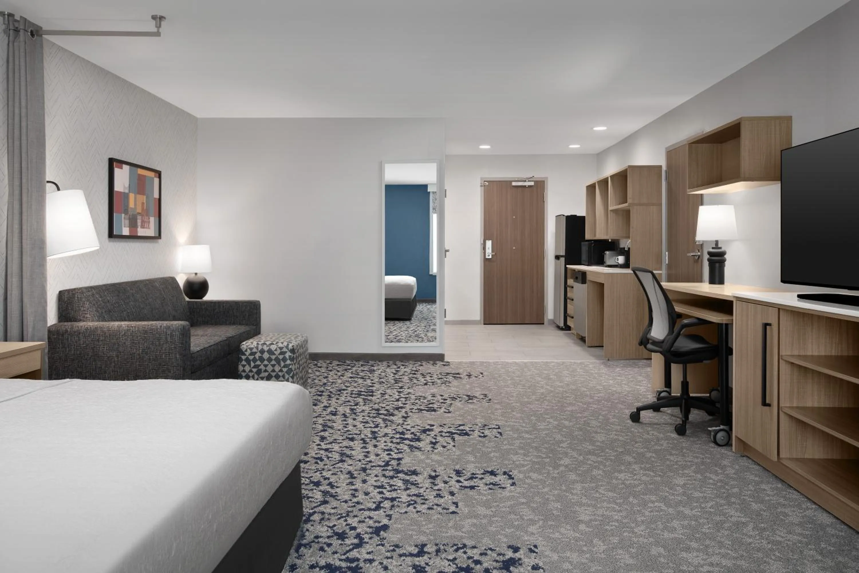 Bed in Home2 Suites By Hilton Columbus Easton