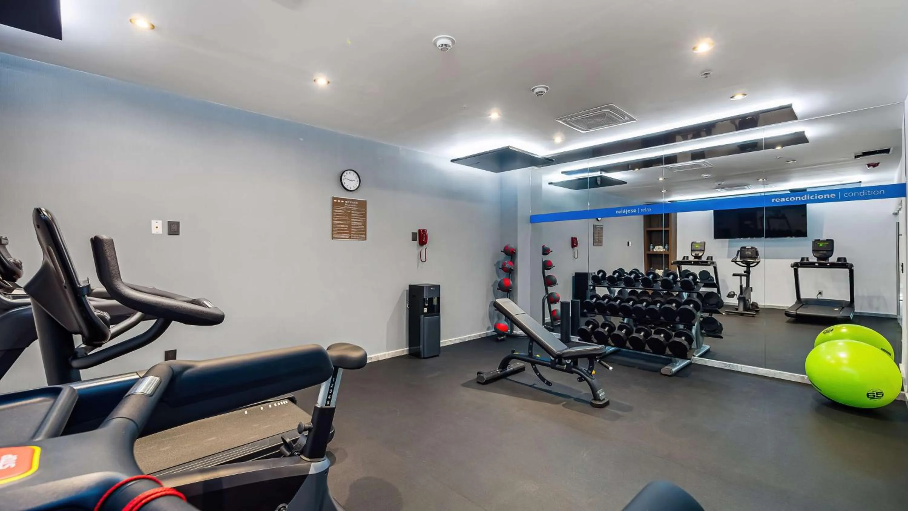 Fitness centre/facilities in Hampton By Hilton Queretaro Juriquilla