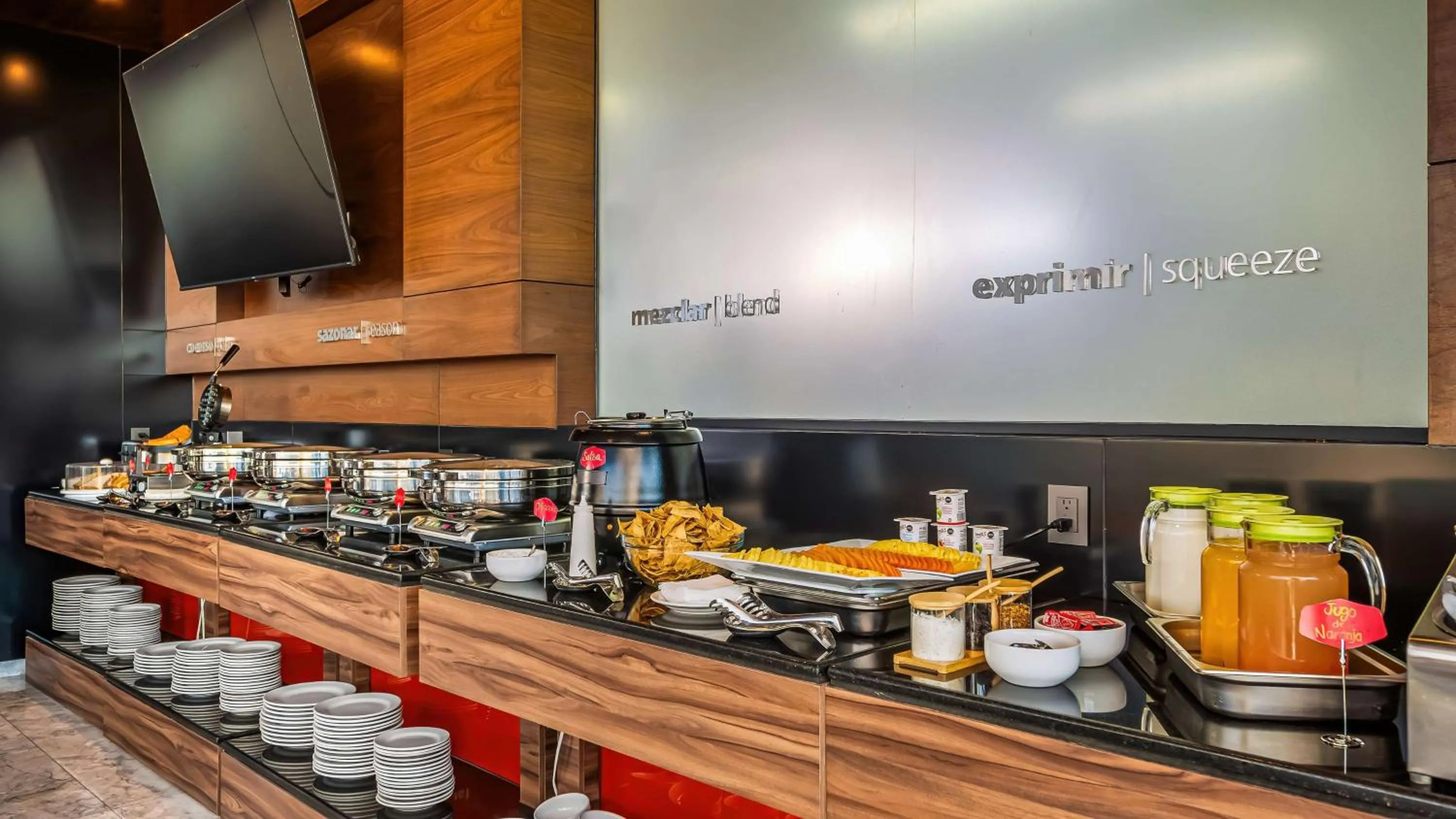 Breakfast in Hampton By Hilton Queretaro Juriquilla