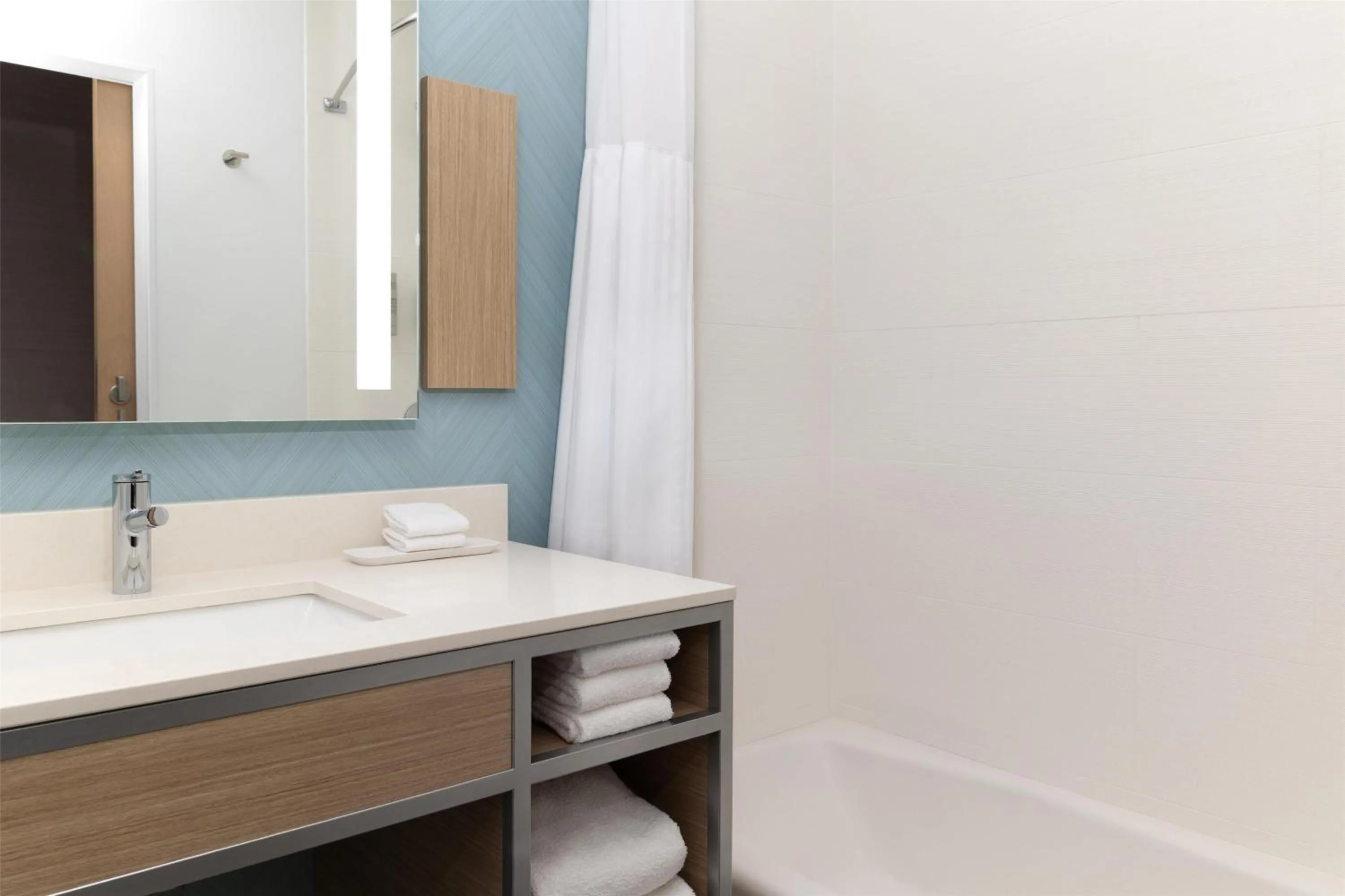 Bathroom in Hilton Garden Inn Walnut Creek