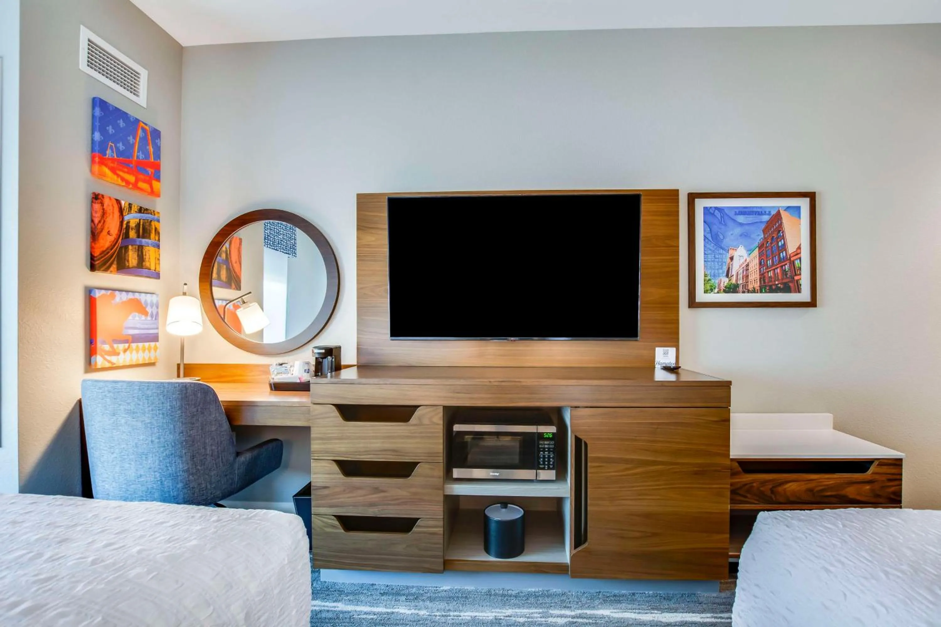 Bedroom, Bed in Hampton Inn & Suites By Hilton Louisville East Oxmoor