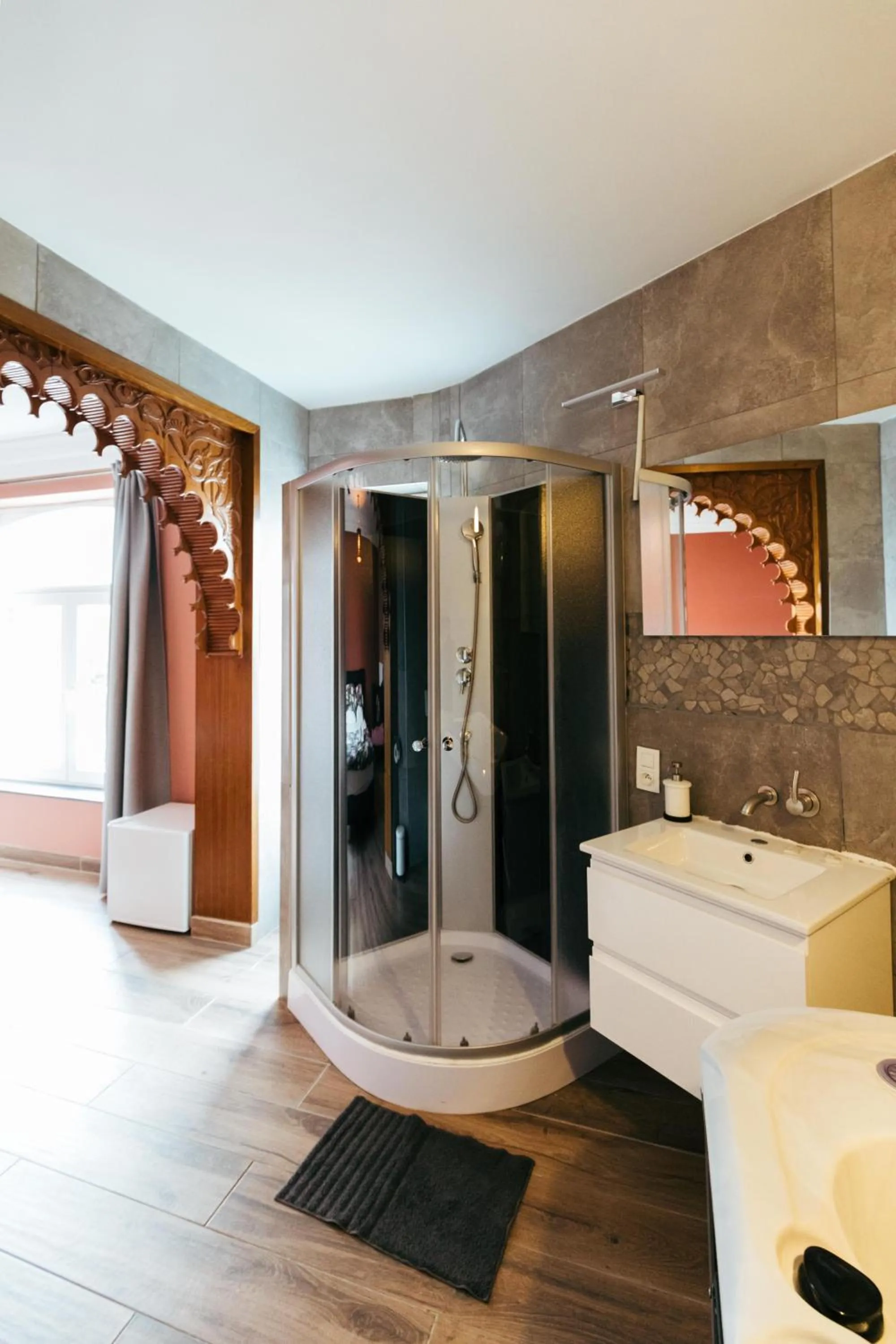 Shower in Hotel Riad Nour