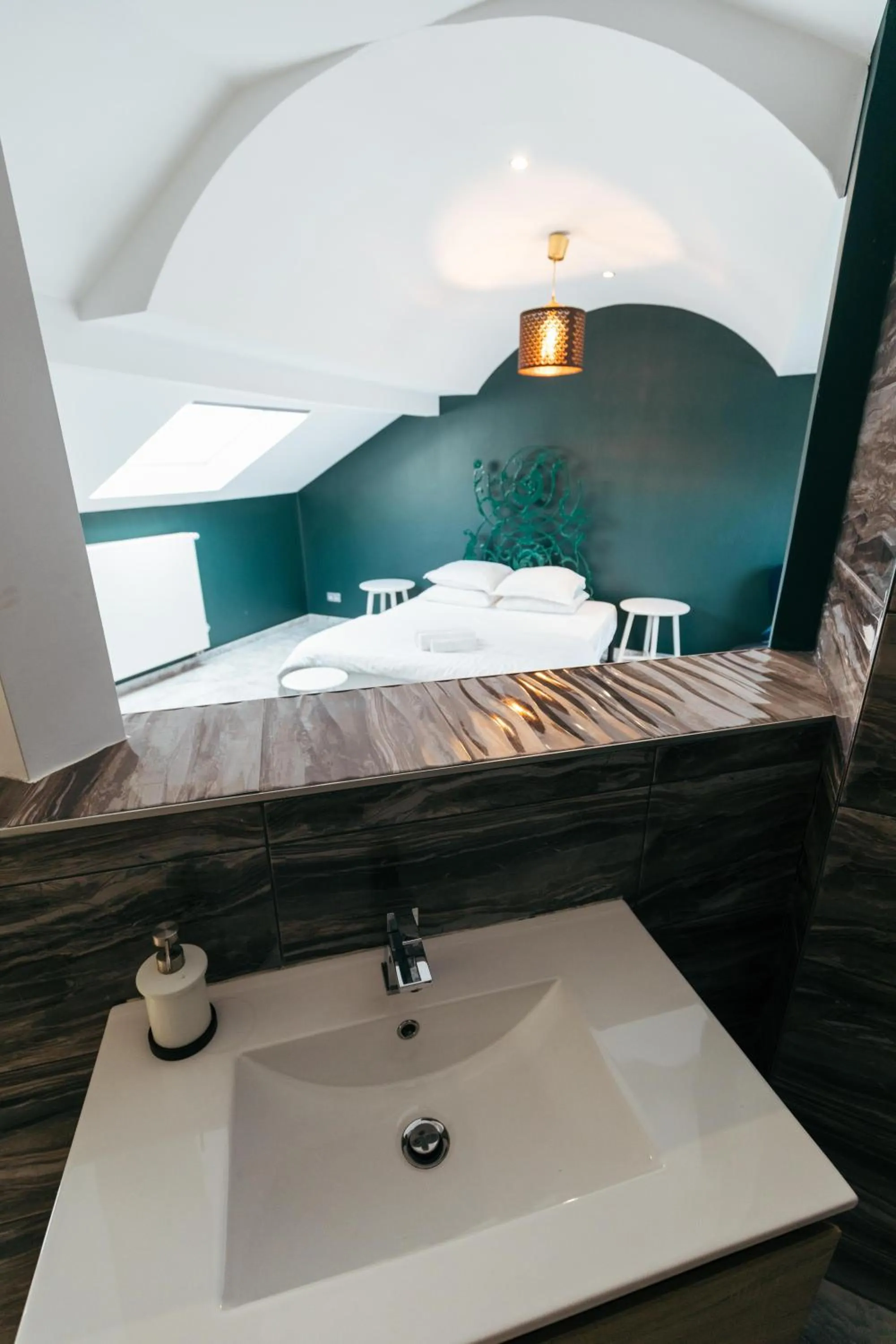 Bathroom, Bed in Hotel Riad Nour