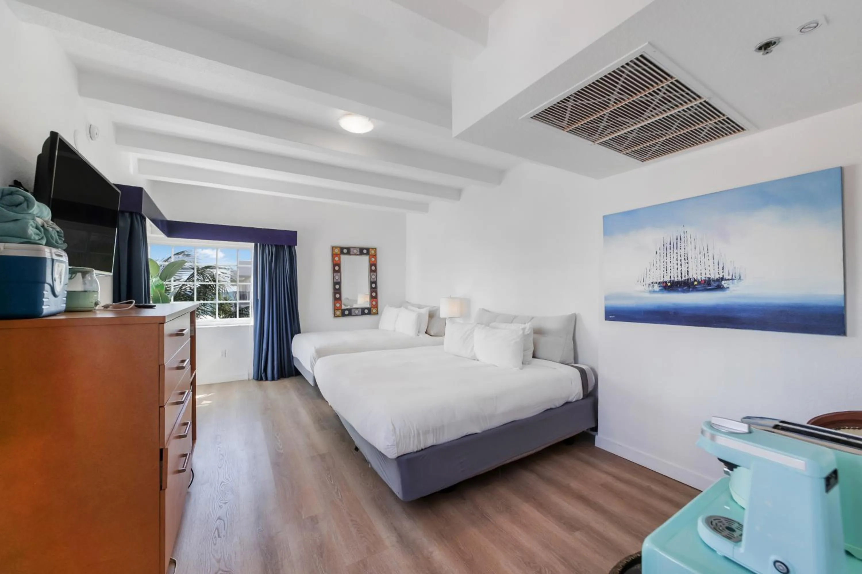 Communal lounge/ TV room in Ocean Spray Hotel