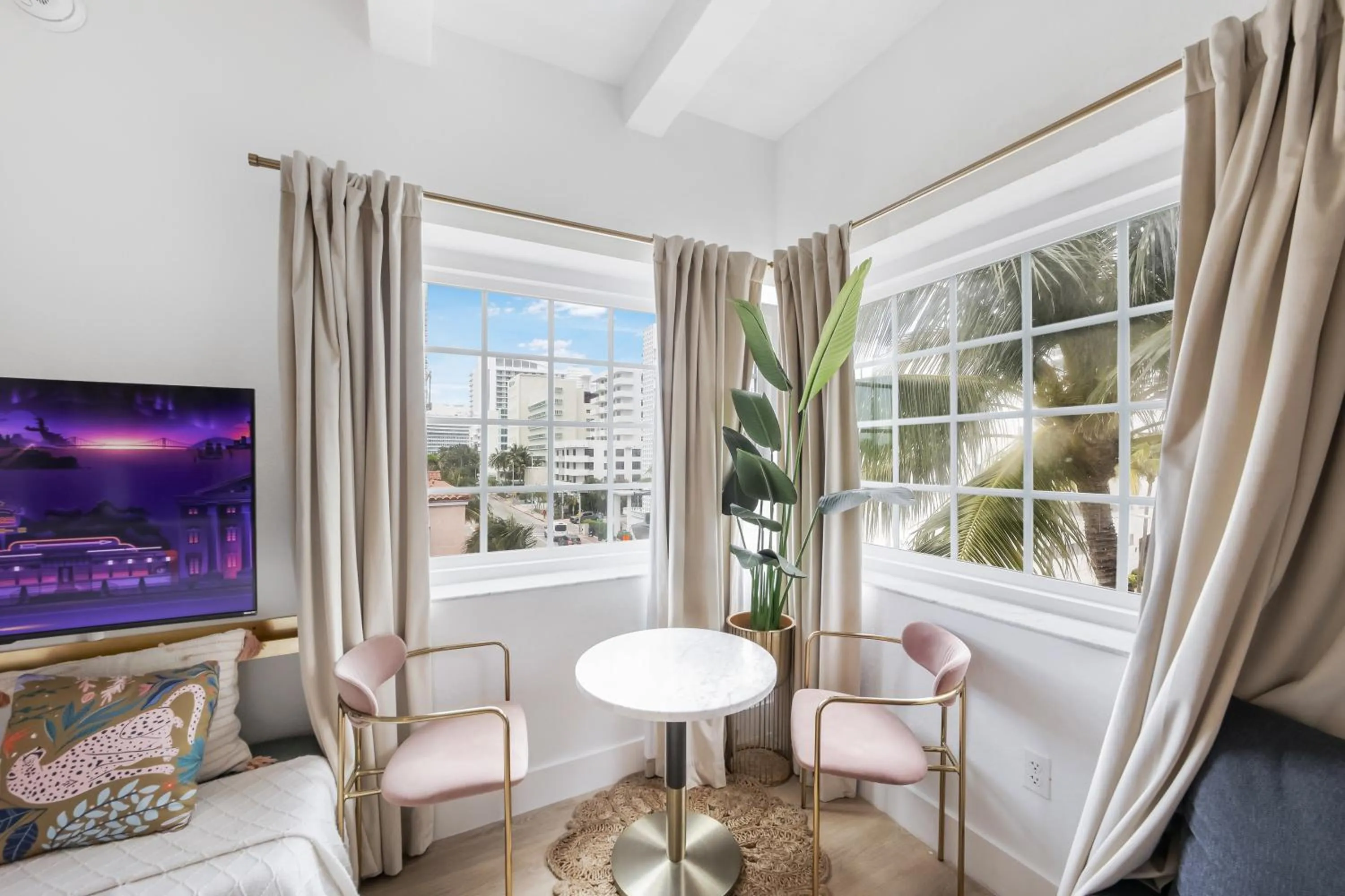 TV and multimedia in Ocean Spray Hotel