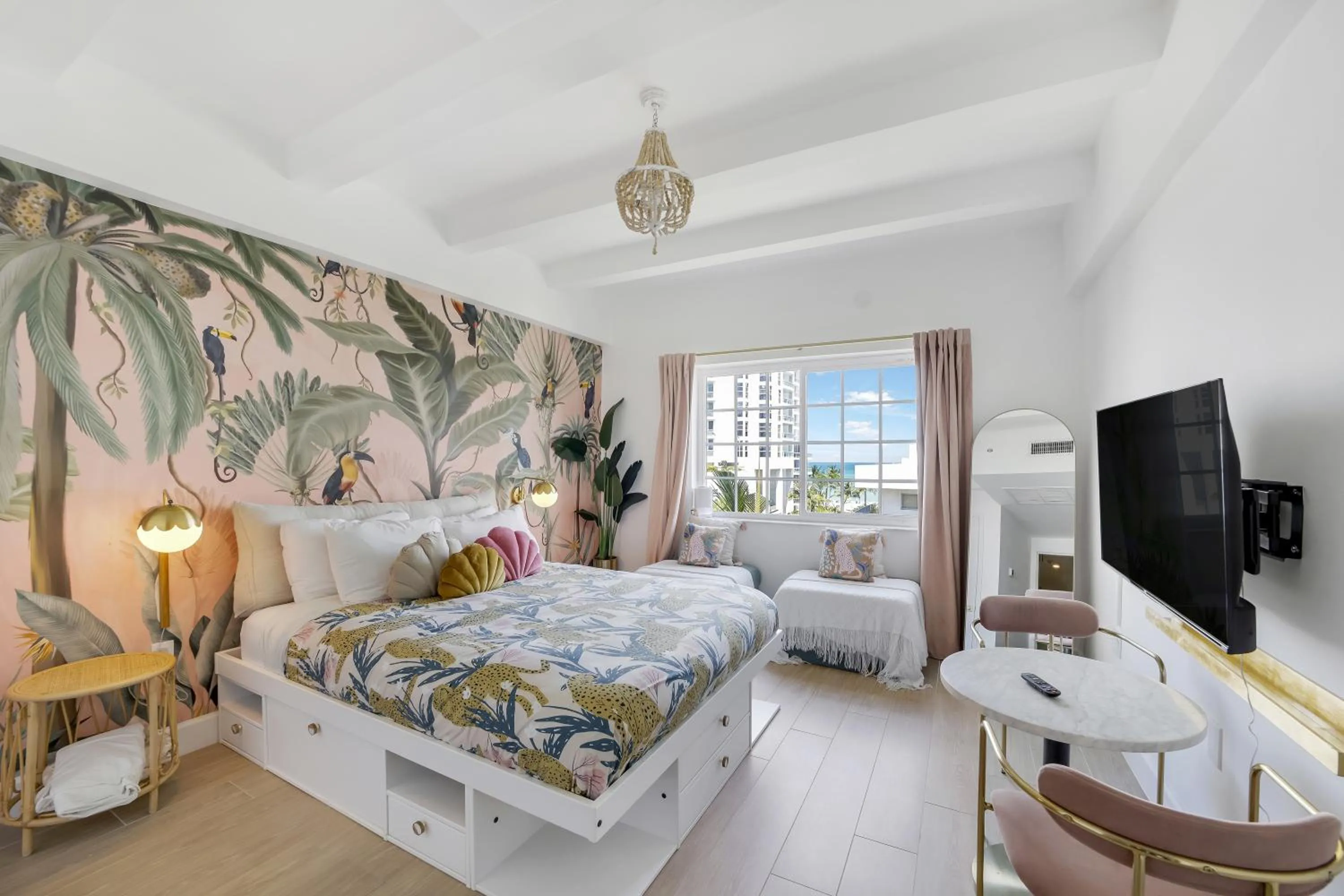 Communal lounge/ TV room in Ocean Spray Hotel