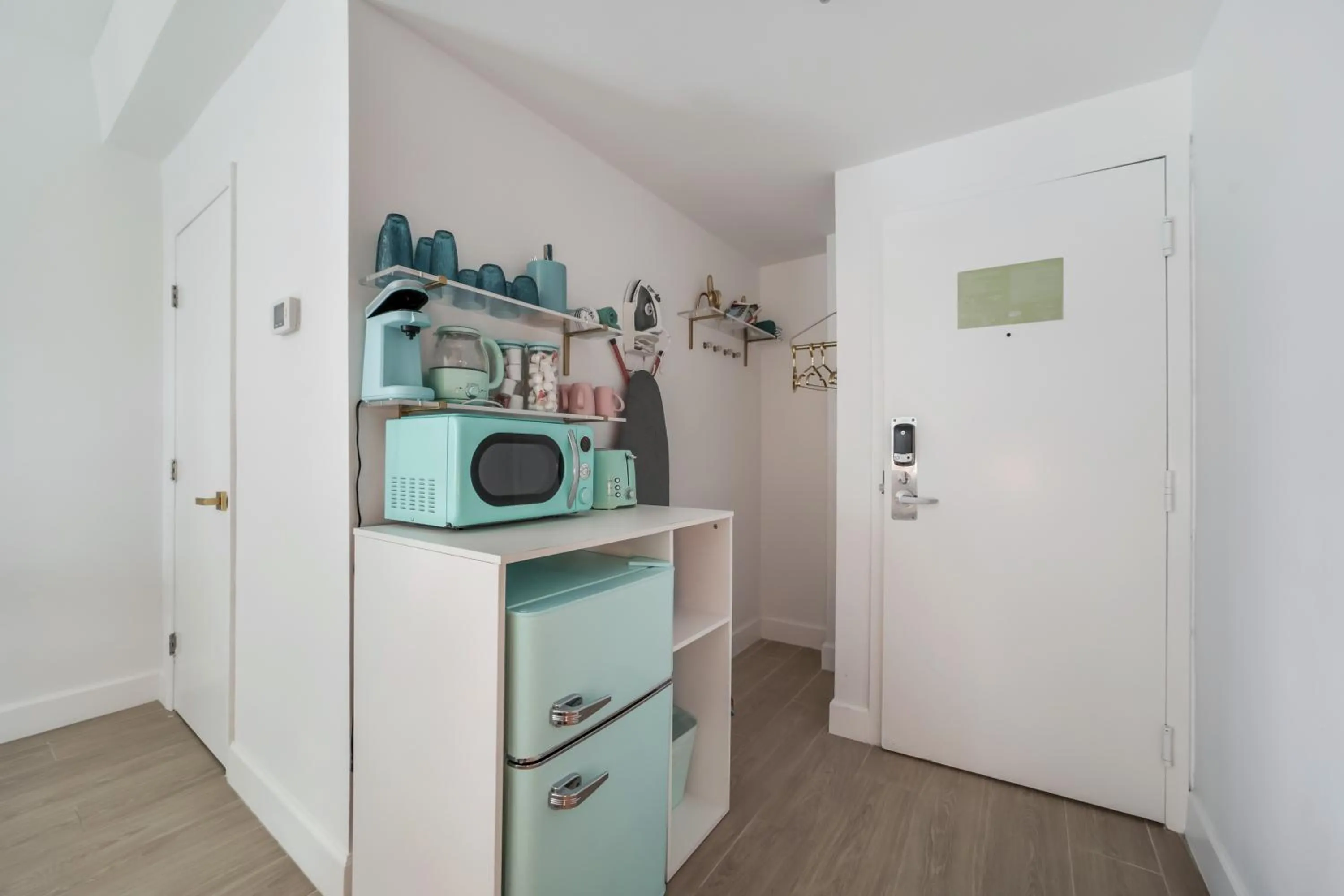 Kitchen or kitchenette in Ocean Spray Hotel