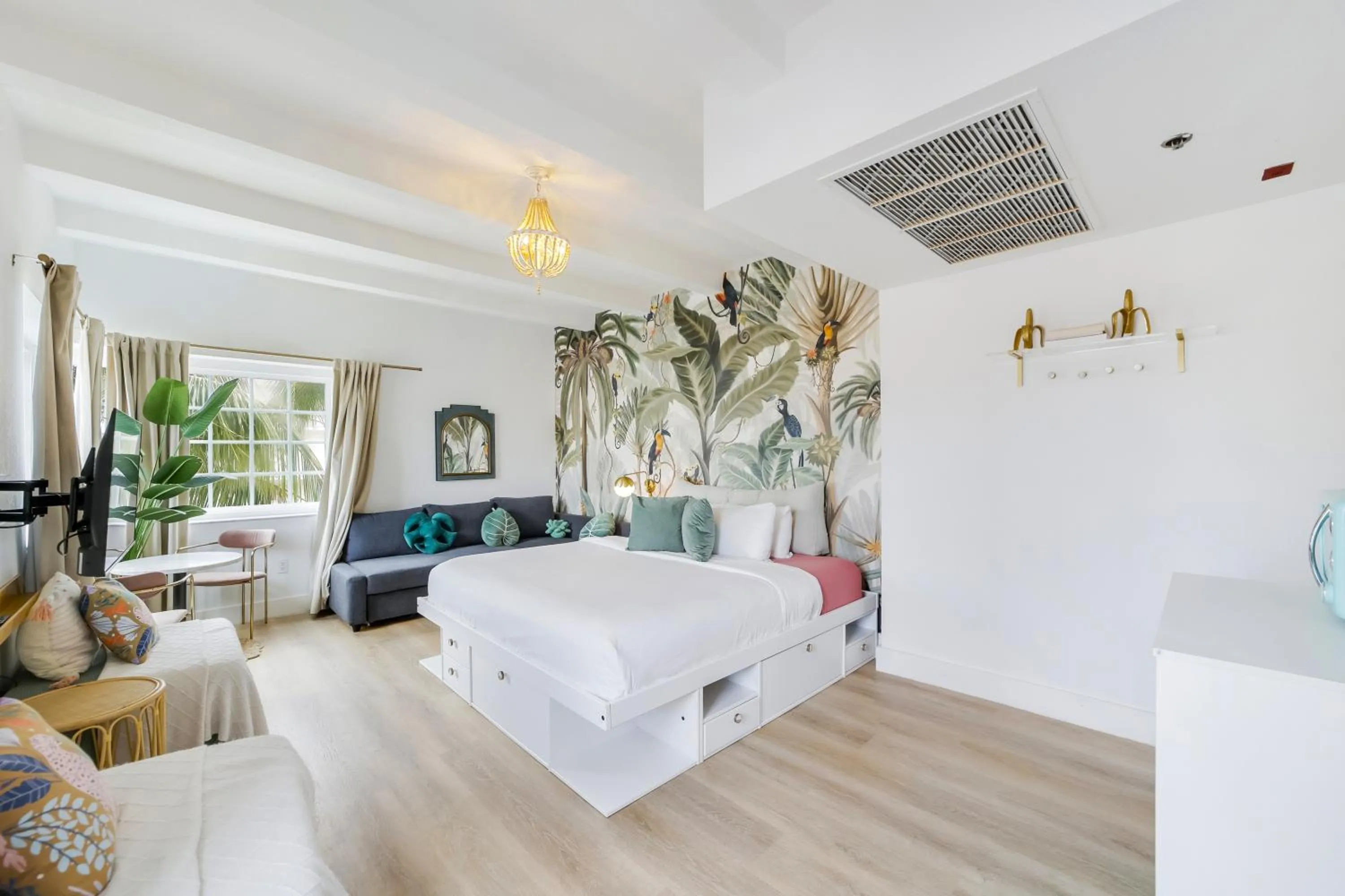 Bed in Ocean Spray Hotel