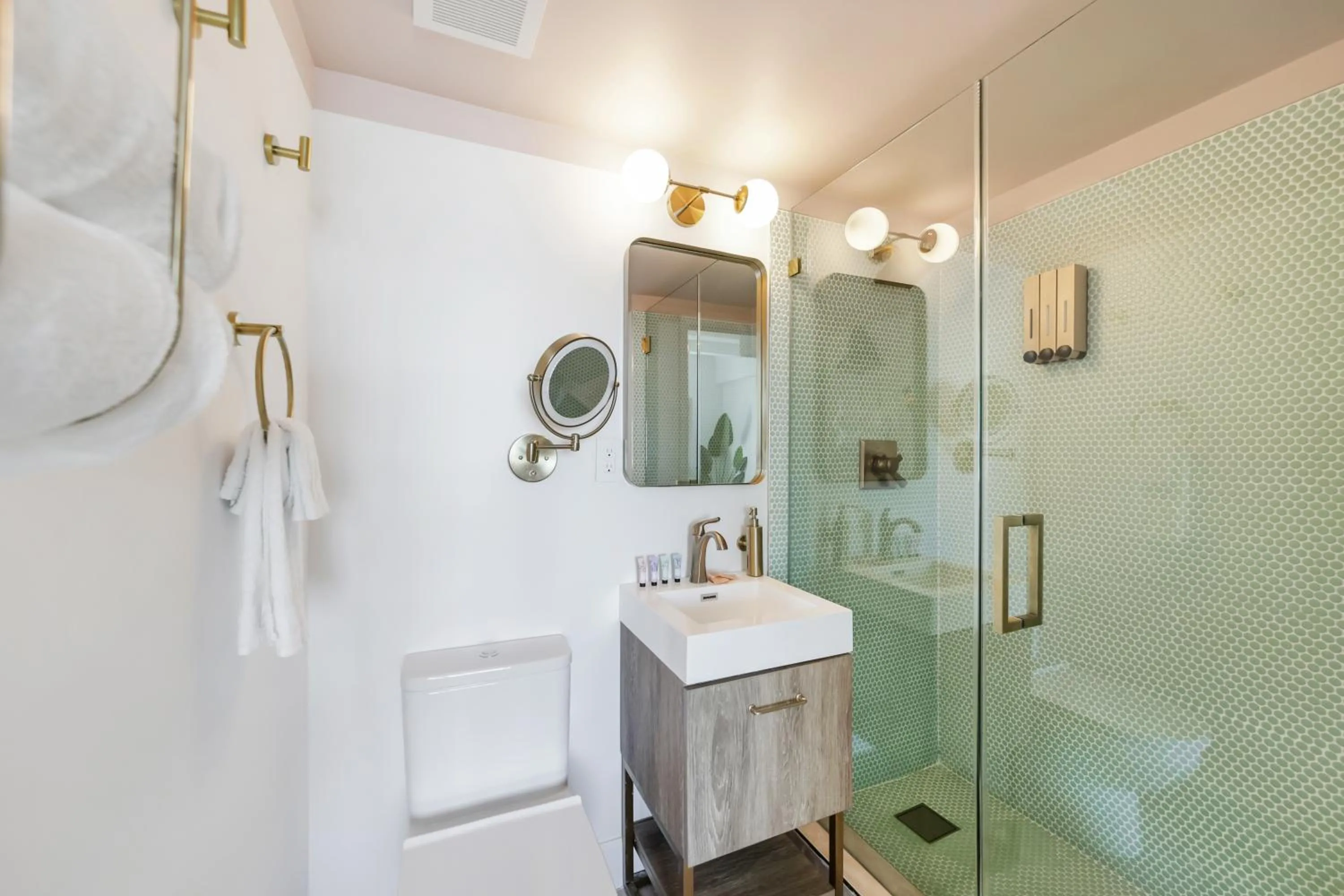 Shower in Ocean Spray Hotel