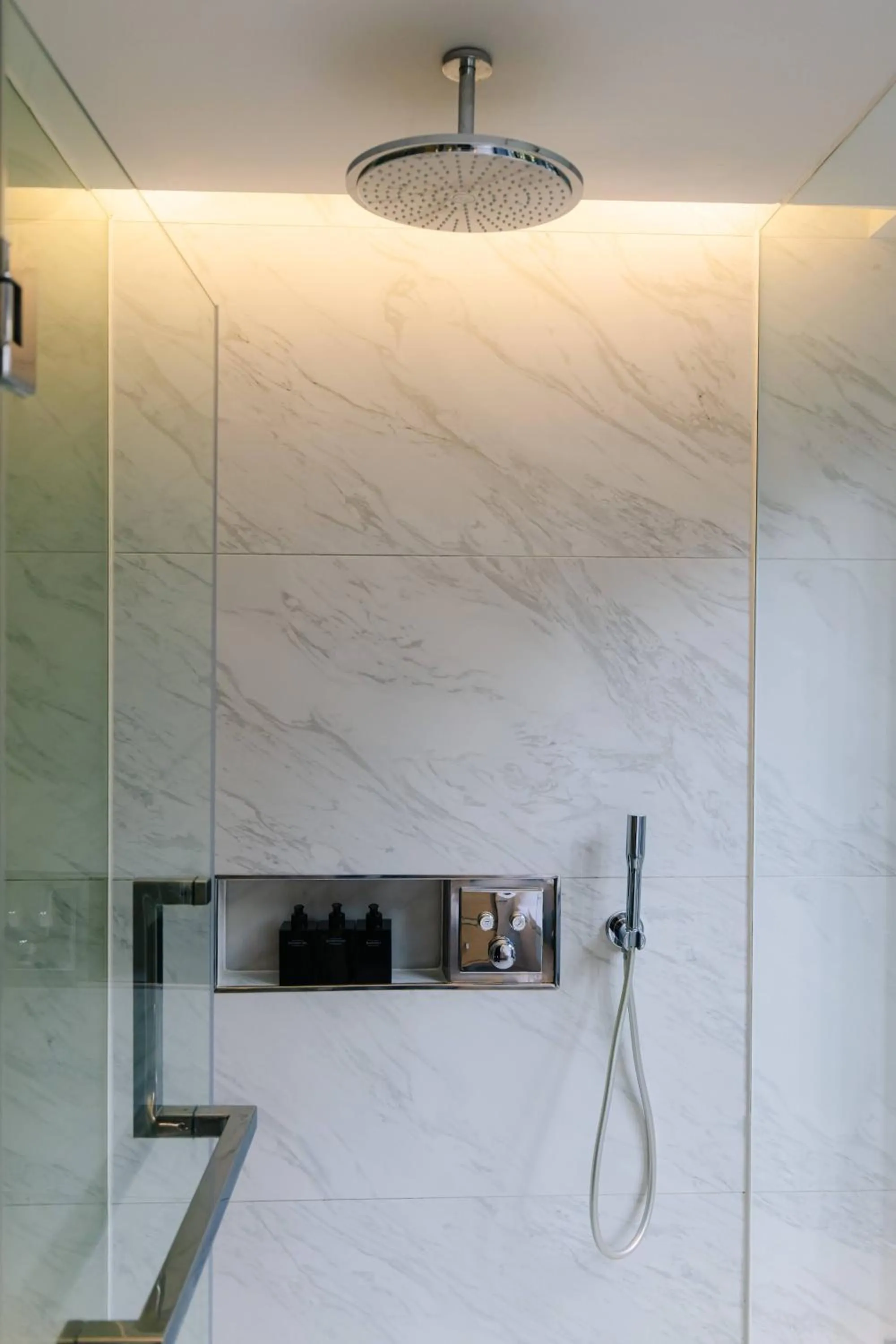 Shower in AMANOR Hotel Chiang Mai