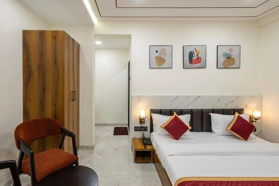 Bed in Hotel Money Plant