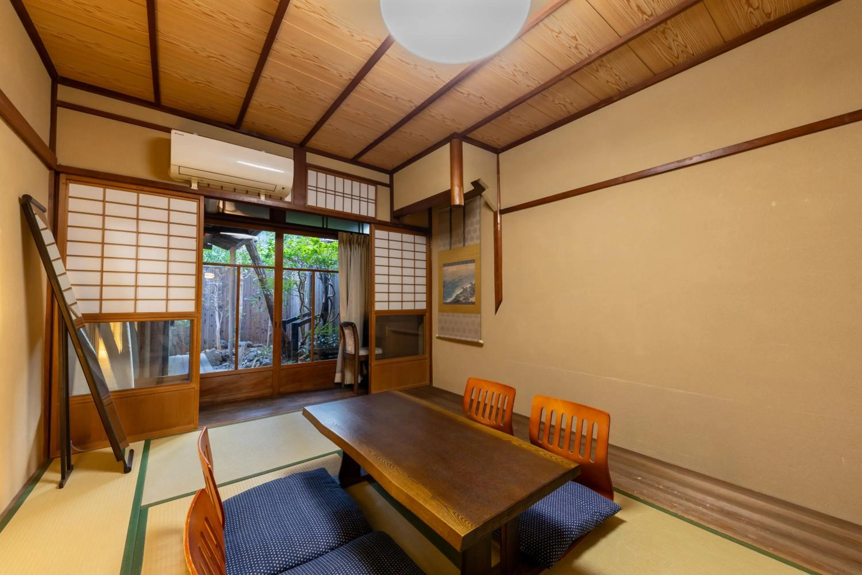 Photo of the whole room in Nijo-Ouan