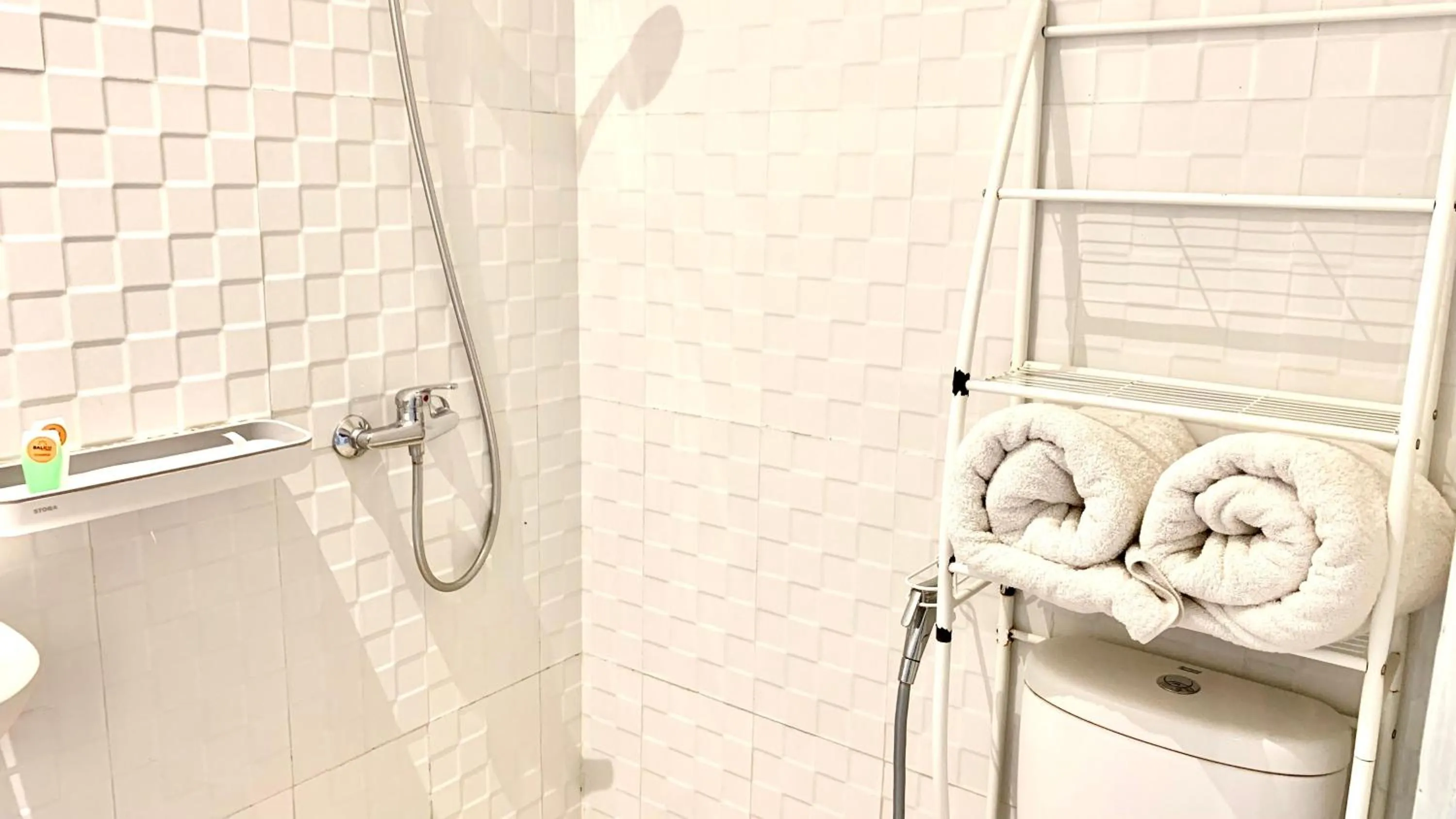 Bathroom in Baliem CoLiving