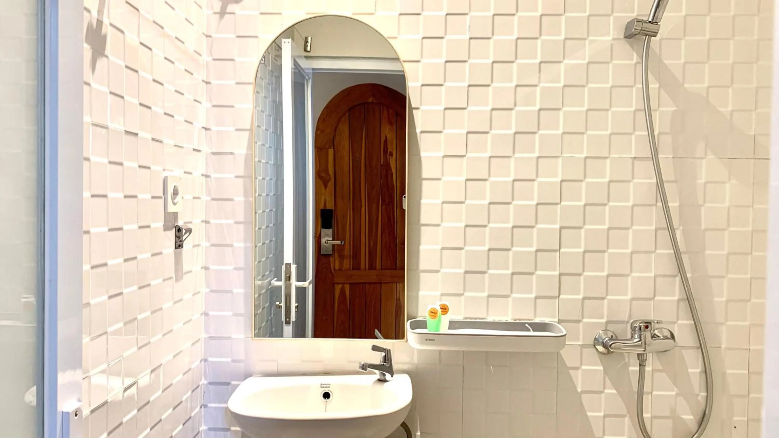 Bathroom in Baliem CoLiving