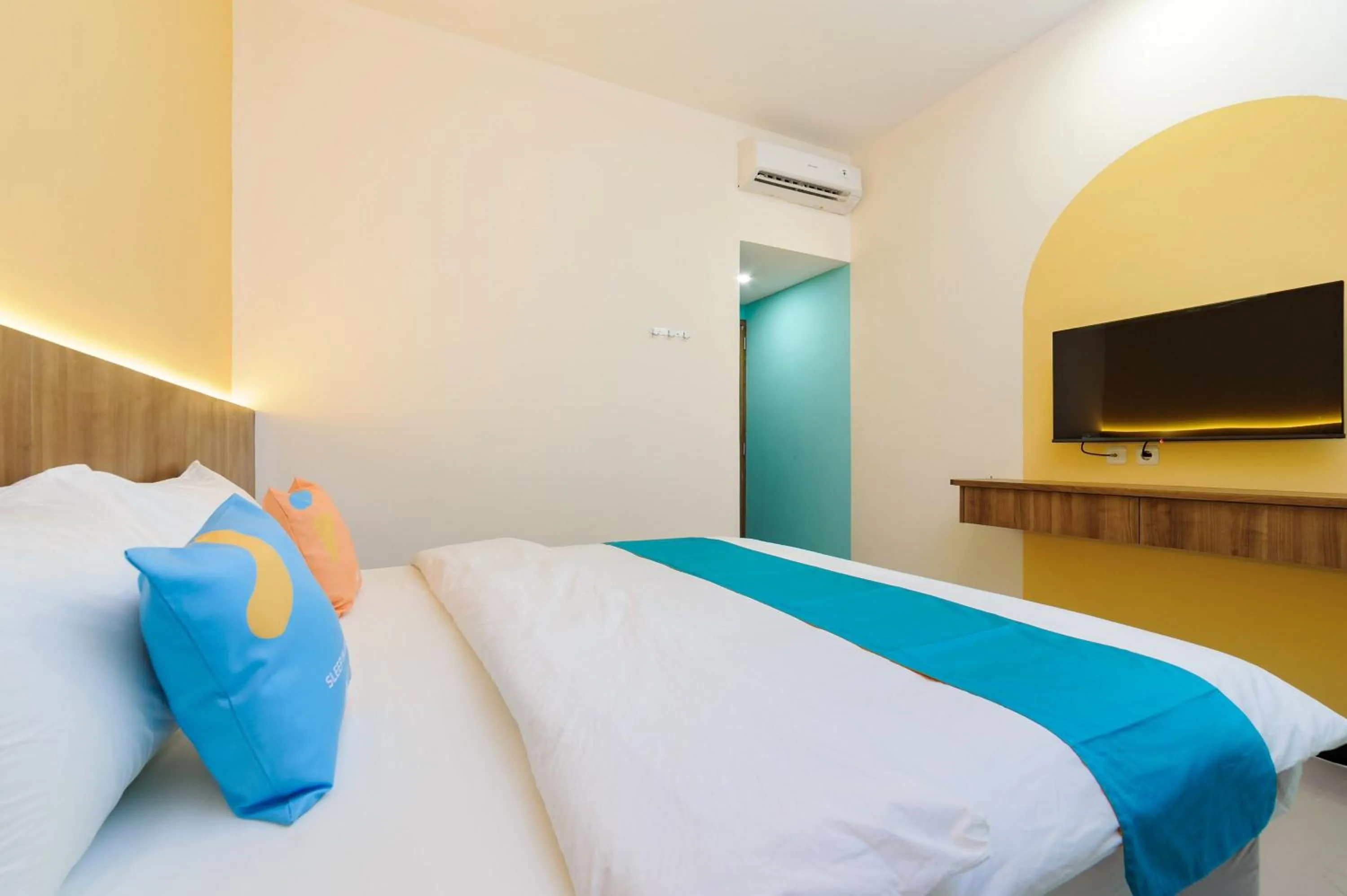 Bedroom, Bed in Sans Max Living Tangerang