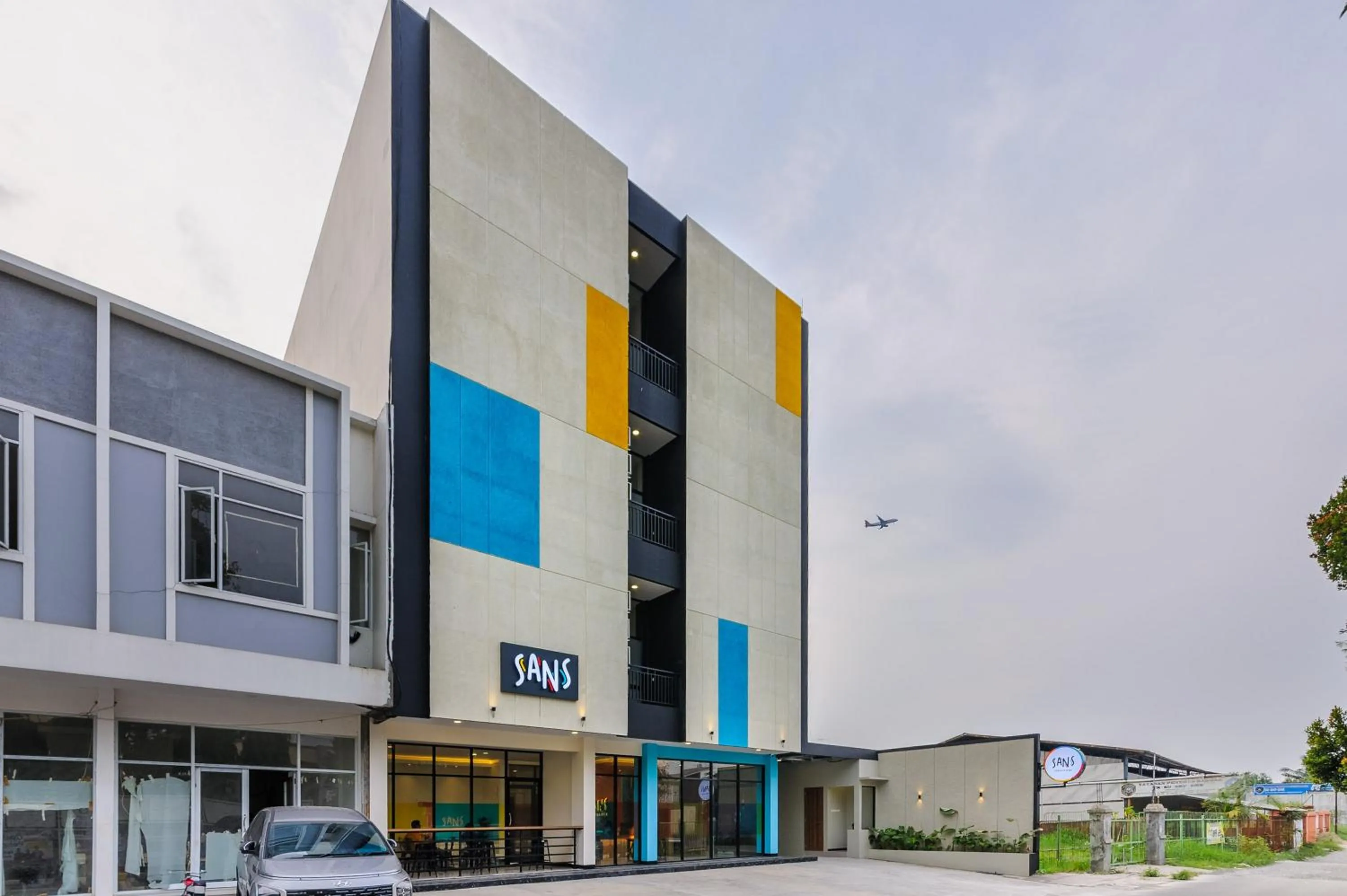 Facade/entrance in Sans Max Living Tangerang