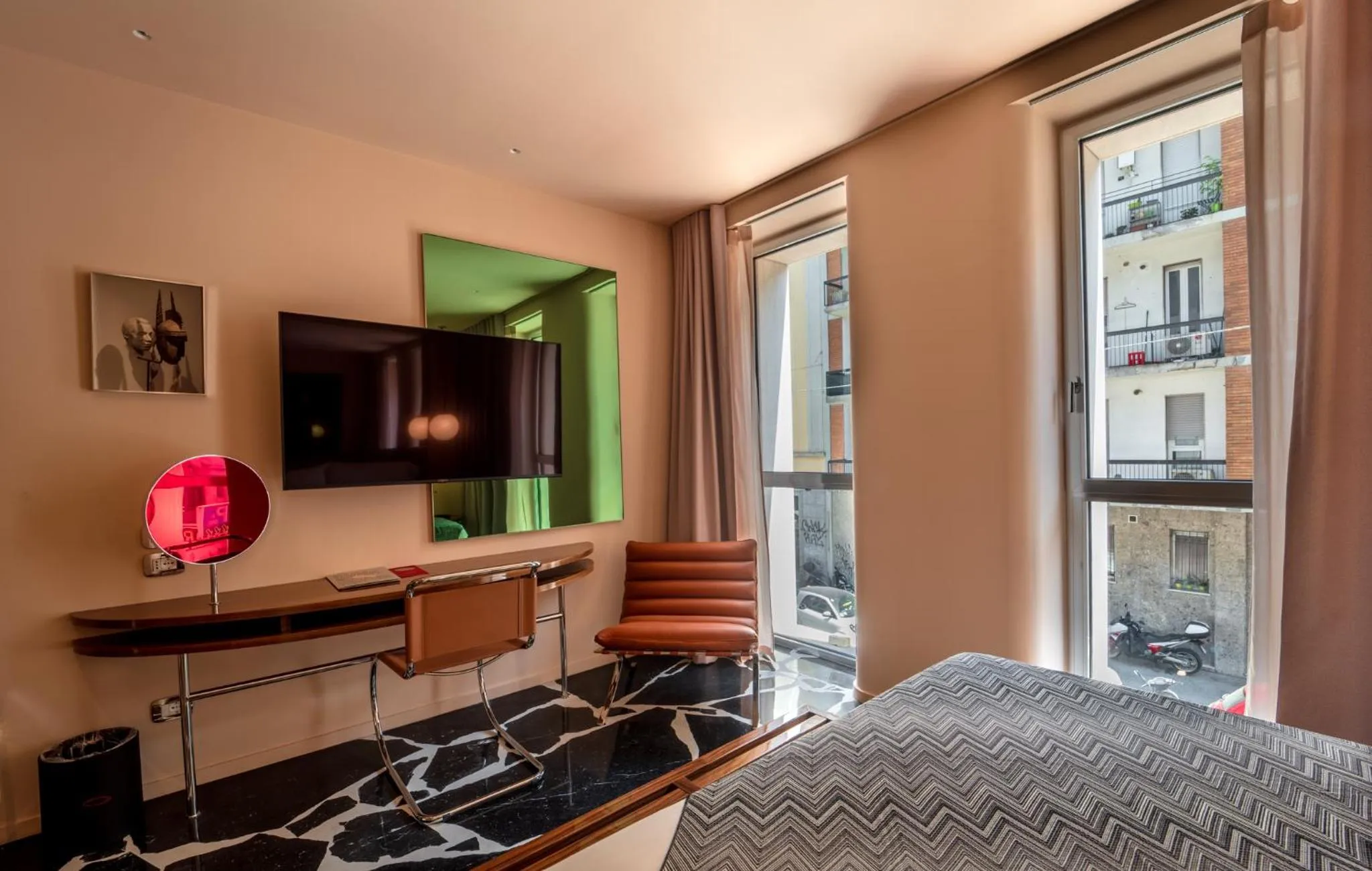 TV and multimedia, Bed in Hotel Calimala Milano