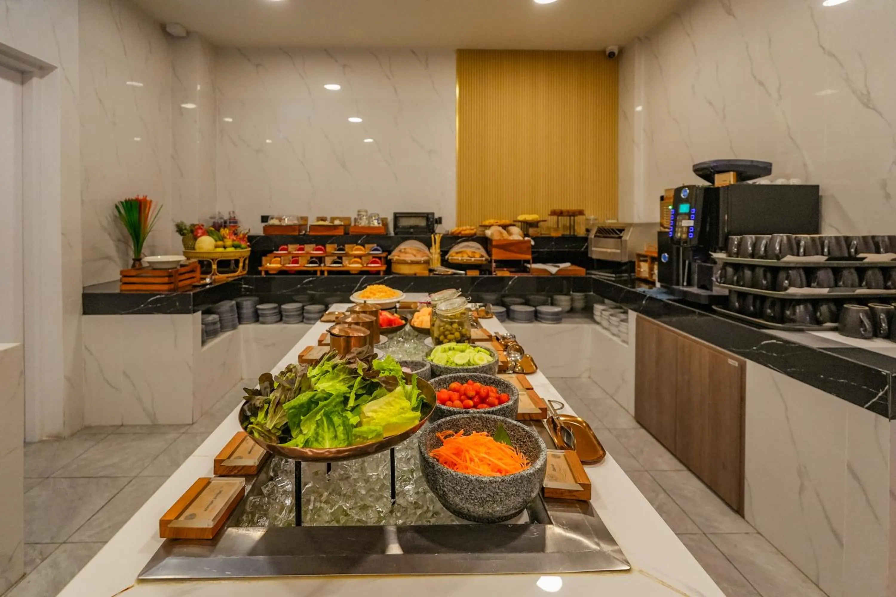 Restaurant/places to eat in Chalong Marina Bay View Phuket