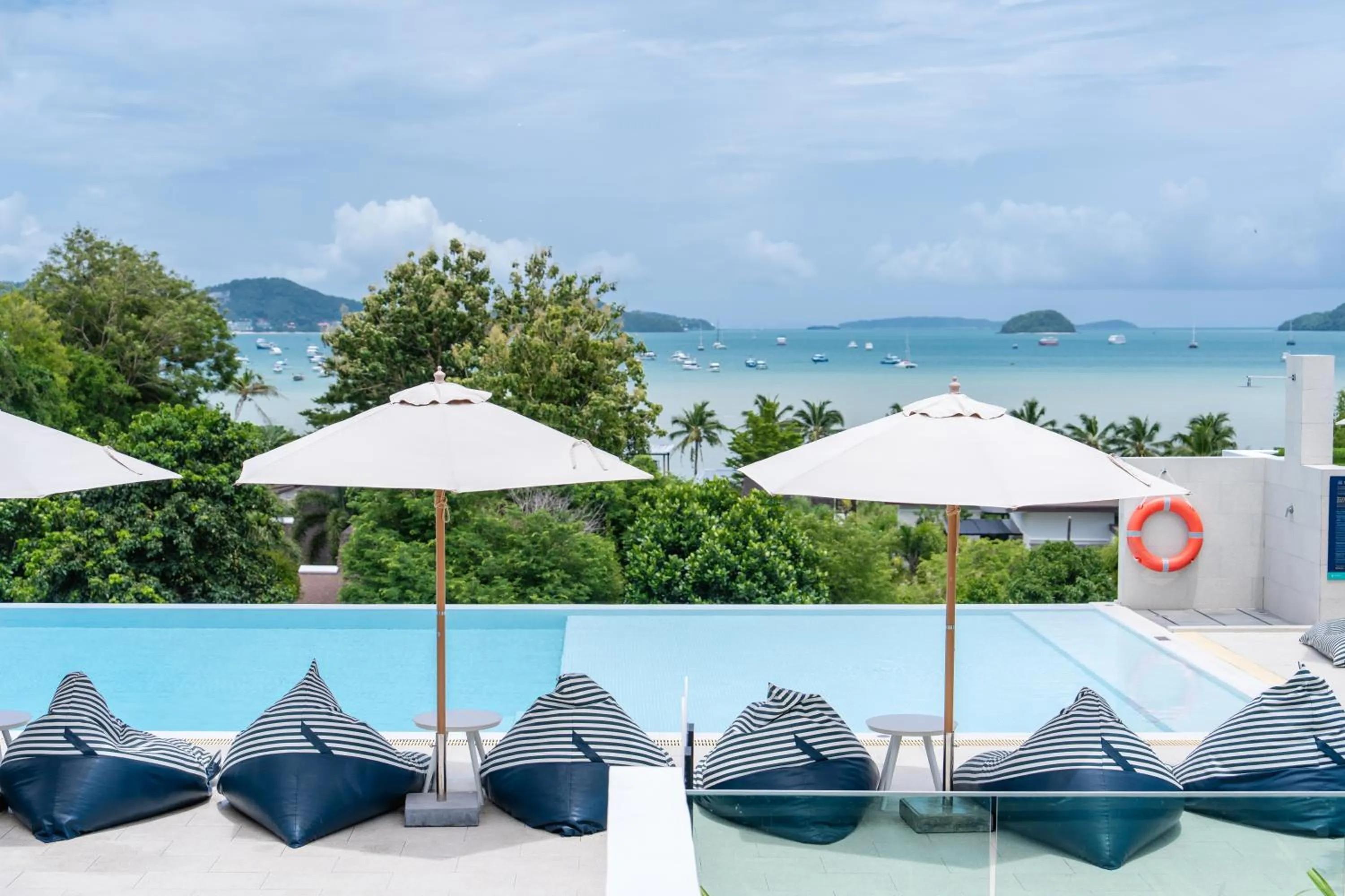 Lounge or bar in Chalong Marina Bay View Phuket
