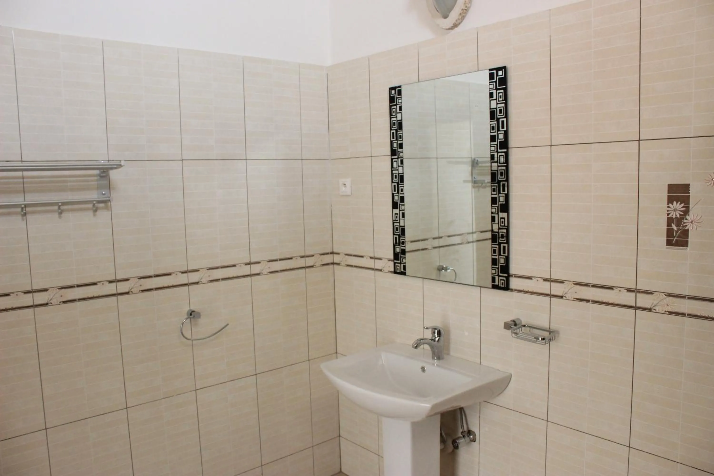 Shower in Mountain's View Hotel