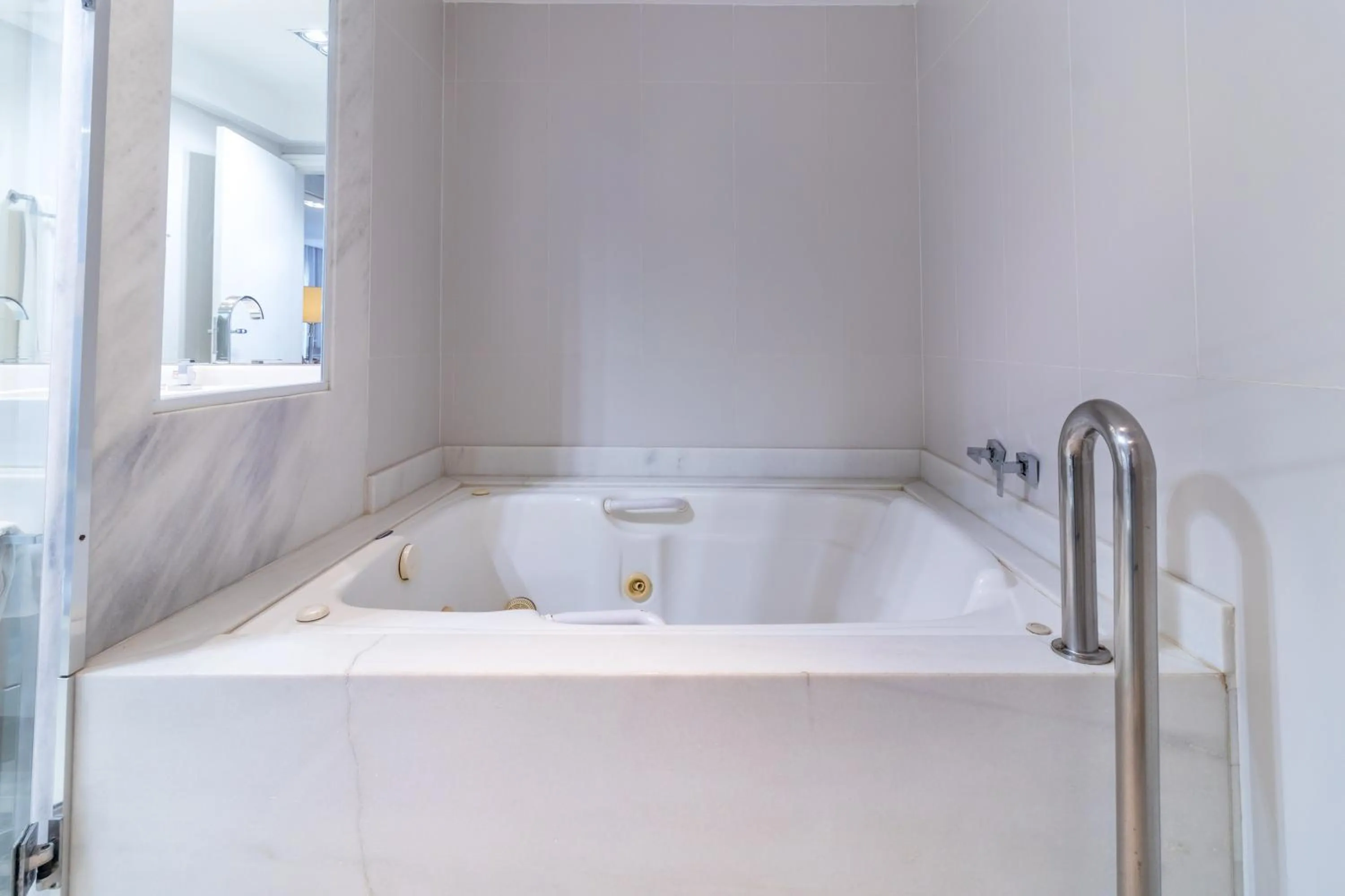 Bathroom in Parque Balneário Hotel Santos by Castelo Itaipava