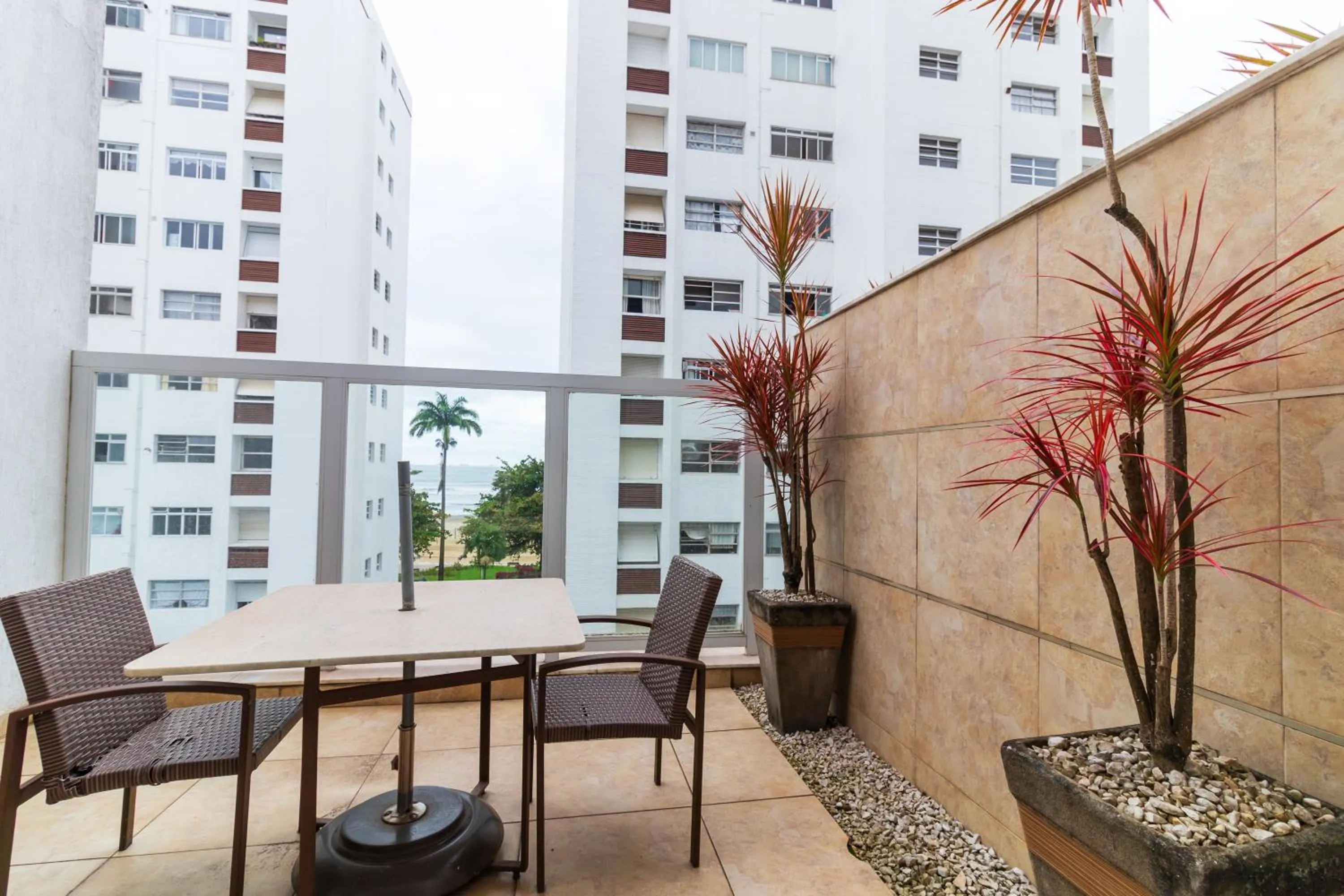 Property building in Parque Balneário Hotel Santos by Castelo Itaipava