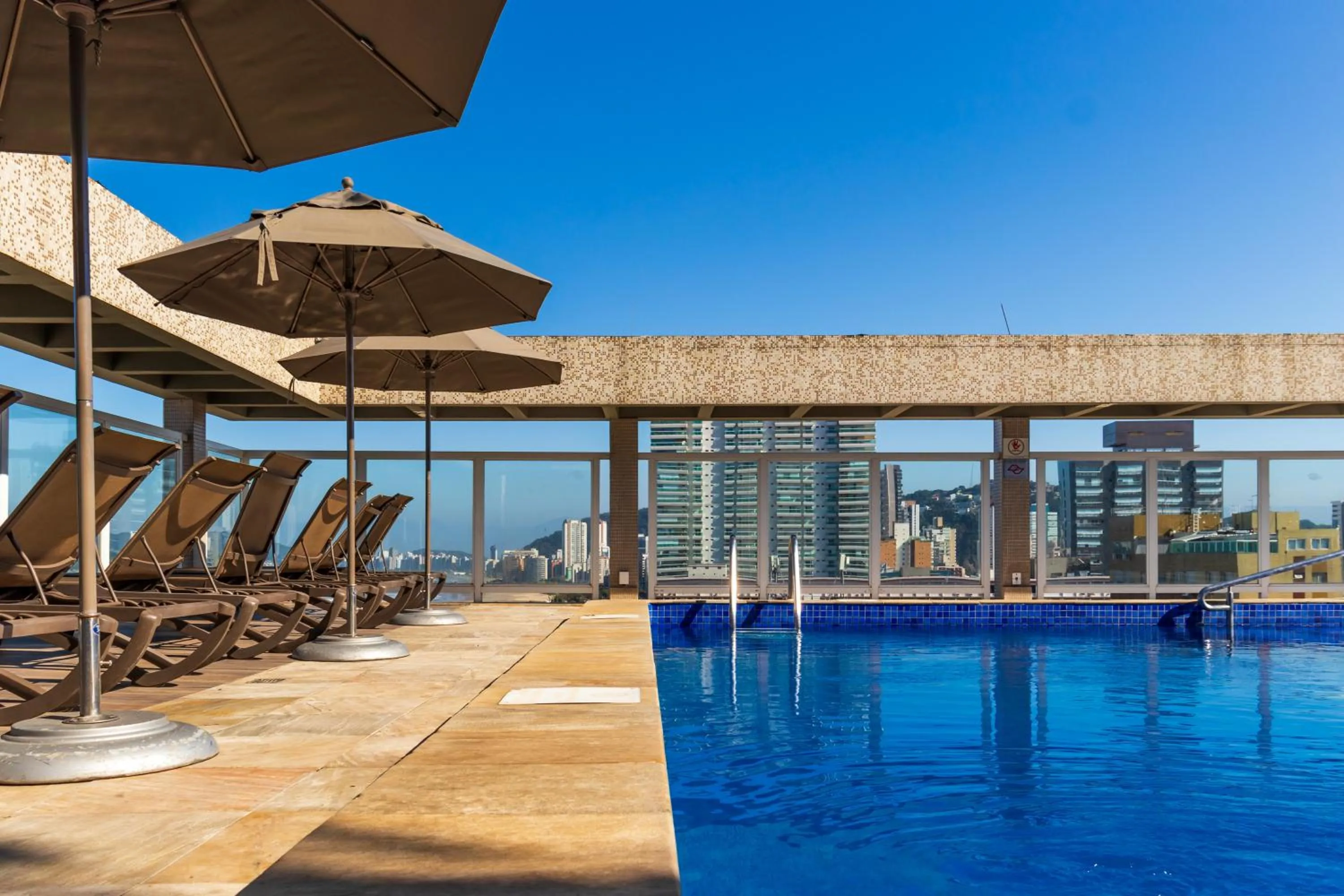 Day in Parque Balneário Hotel Santos by Castelo Itaipava